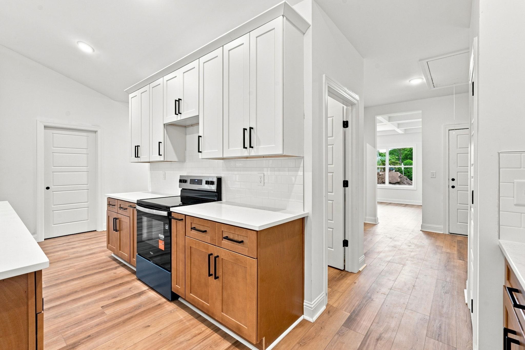2033 Meadowood Ln. Property Photo 6