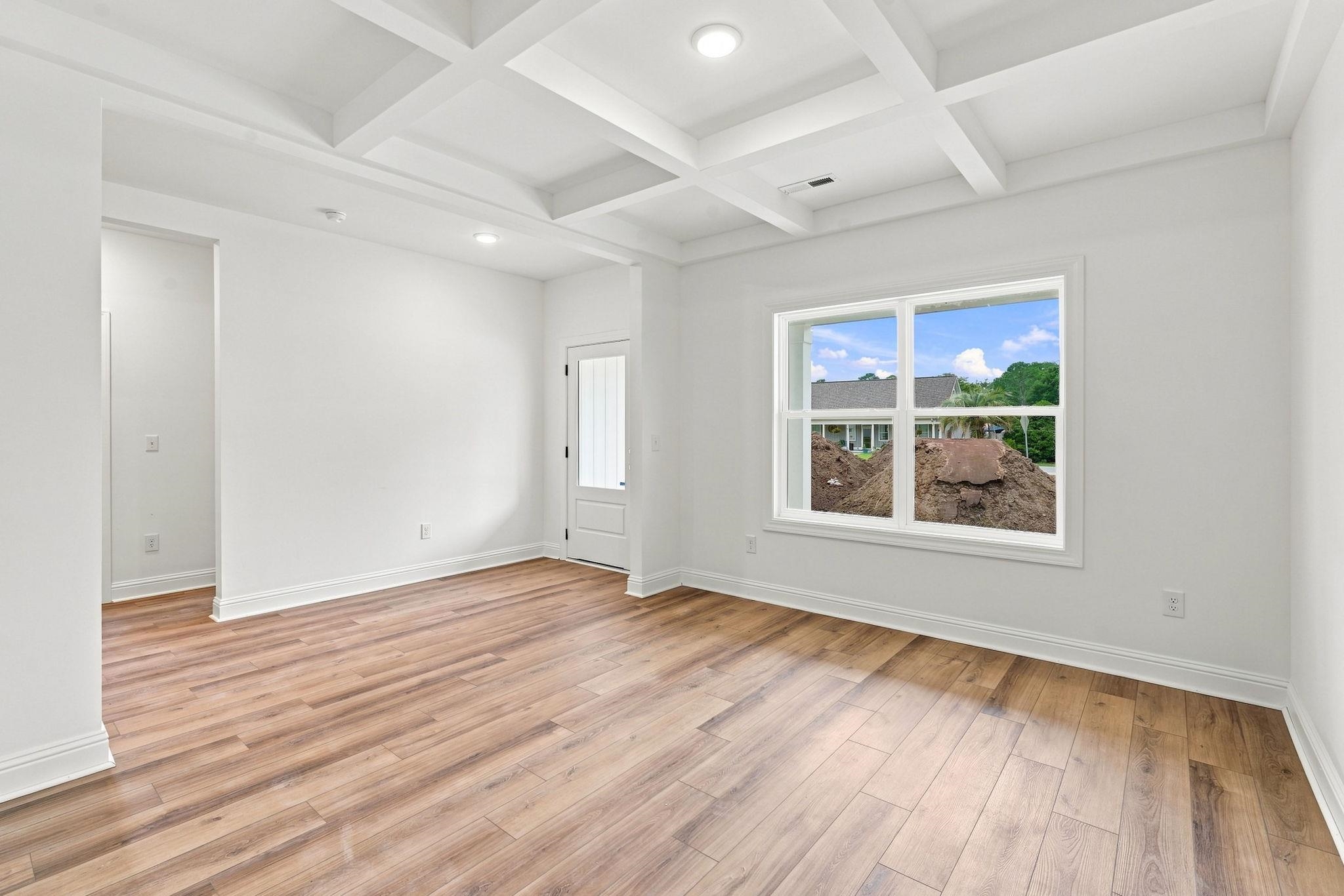 2033 Meadowood Ln. Property Photo 16