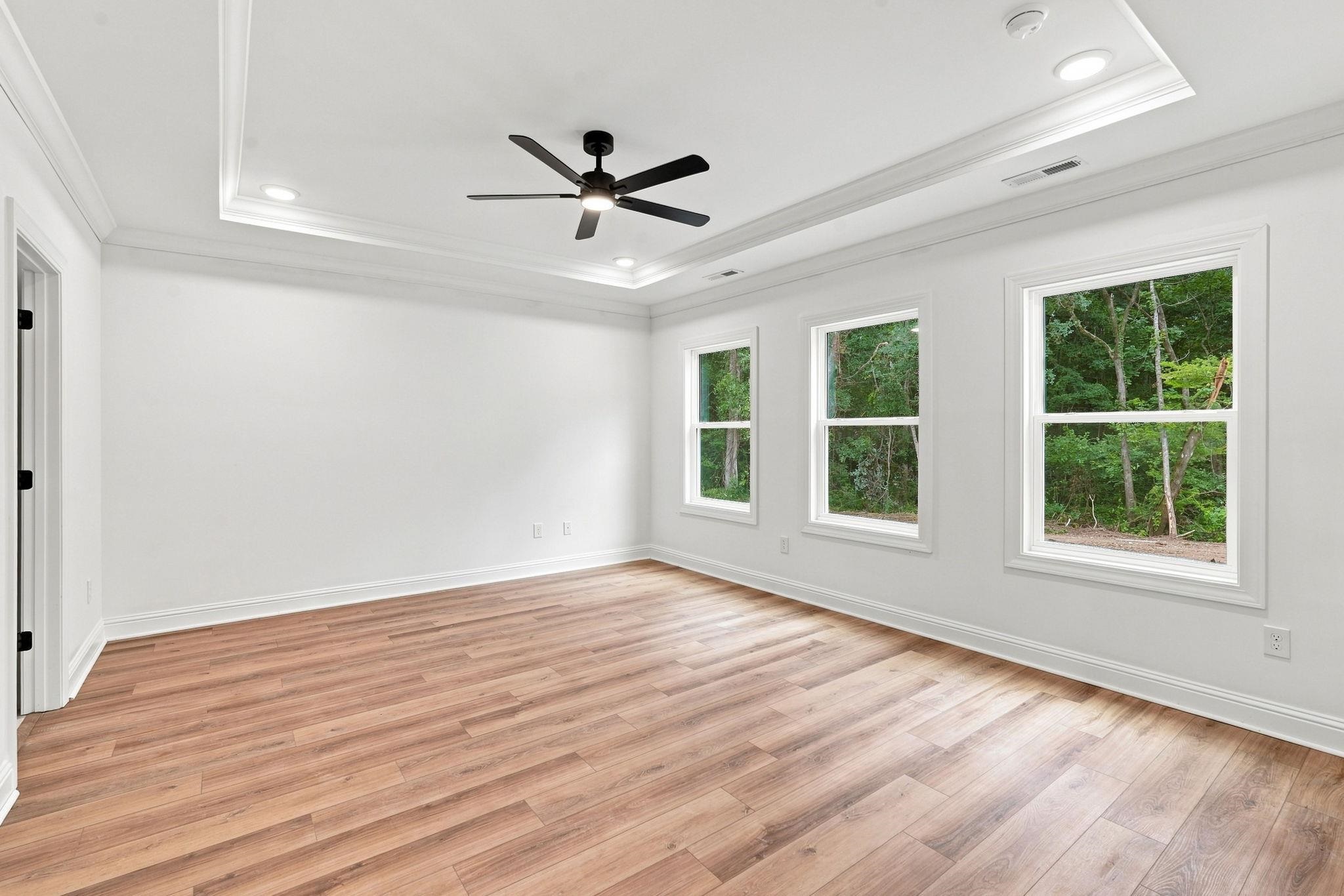 2033 Meadowood Ln. Property Photo 19