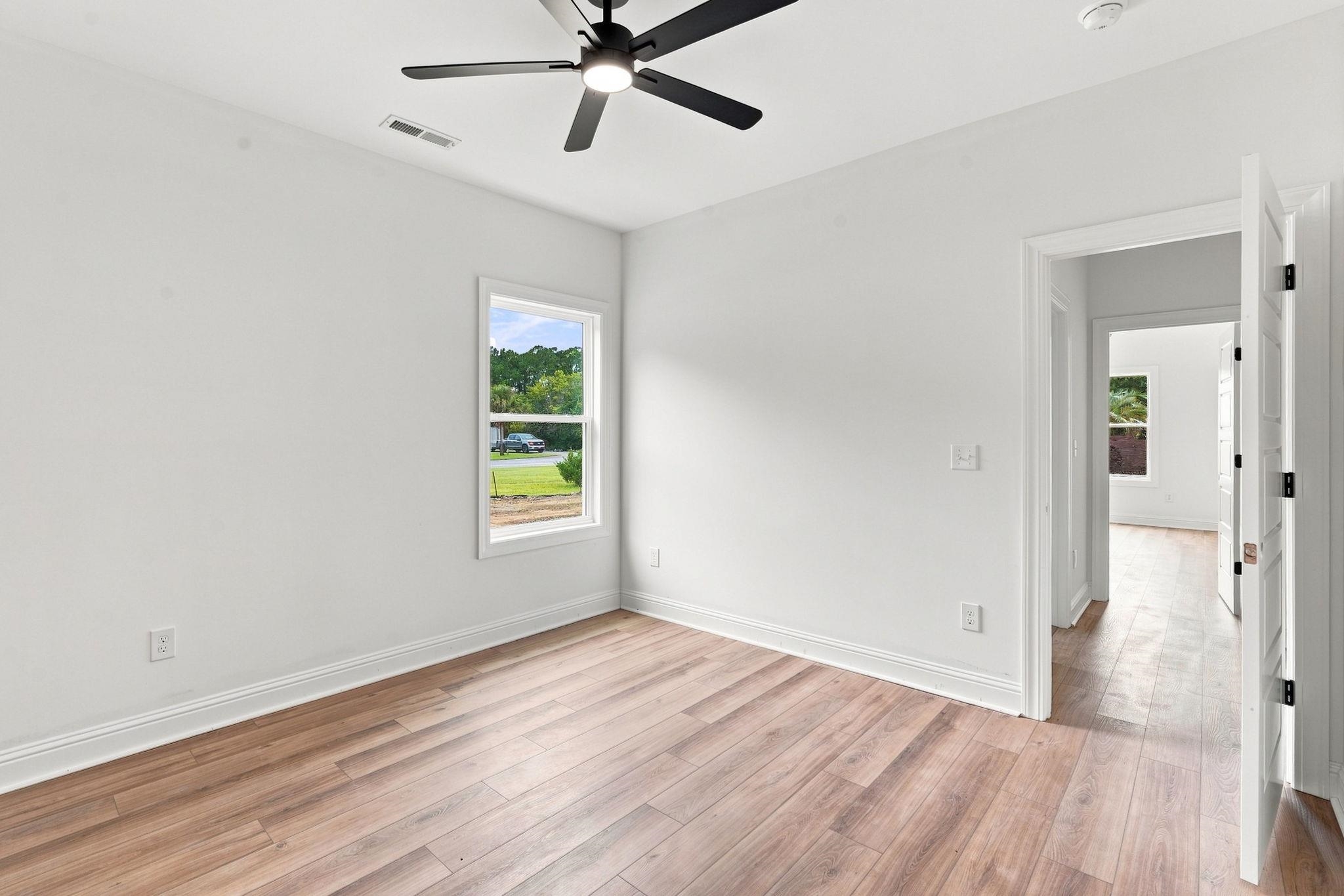 2033 Meadowood Ln. Property Photo 21