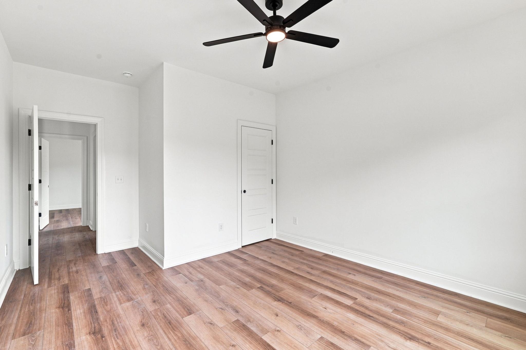 2033 Meadowood Ln. Property Photo 25
