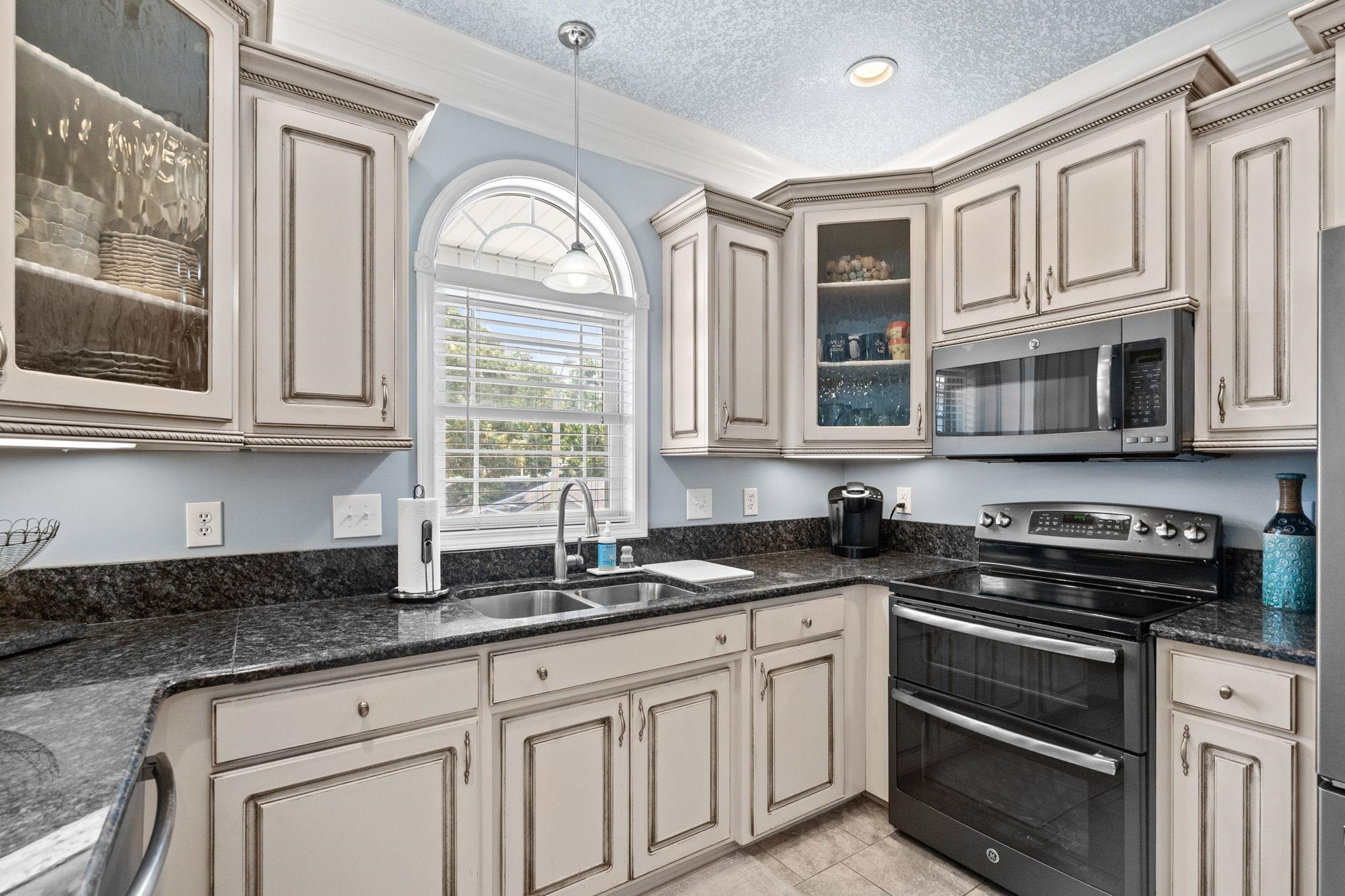 6001-8022 S Kings Highway Property Photo 29