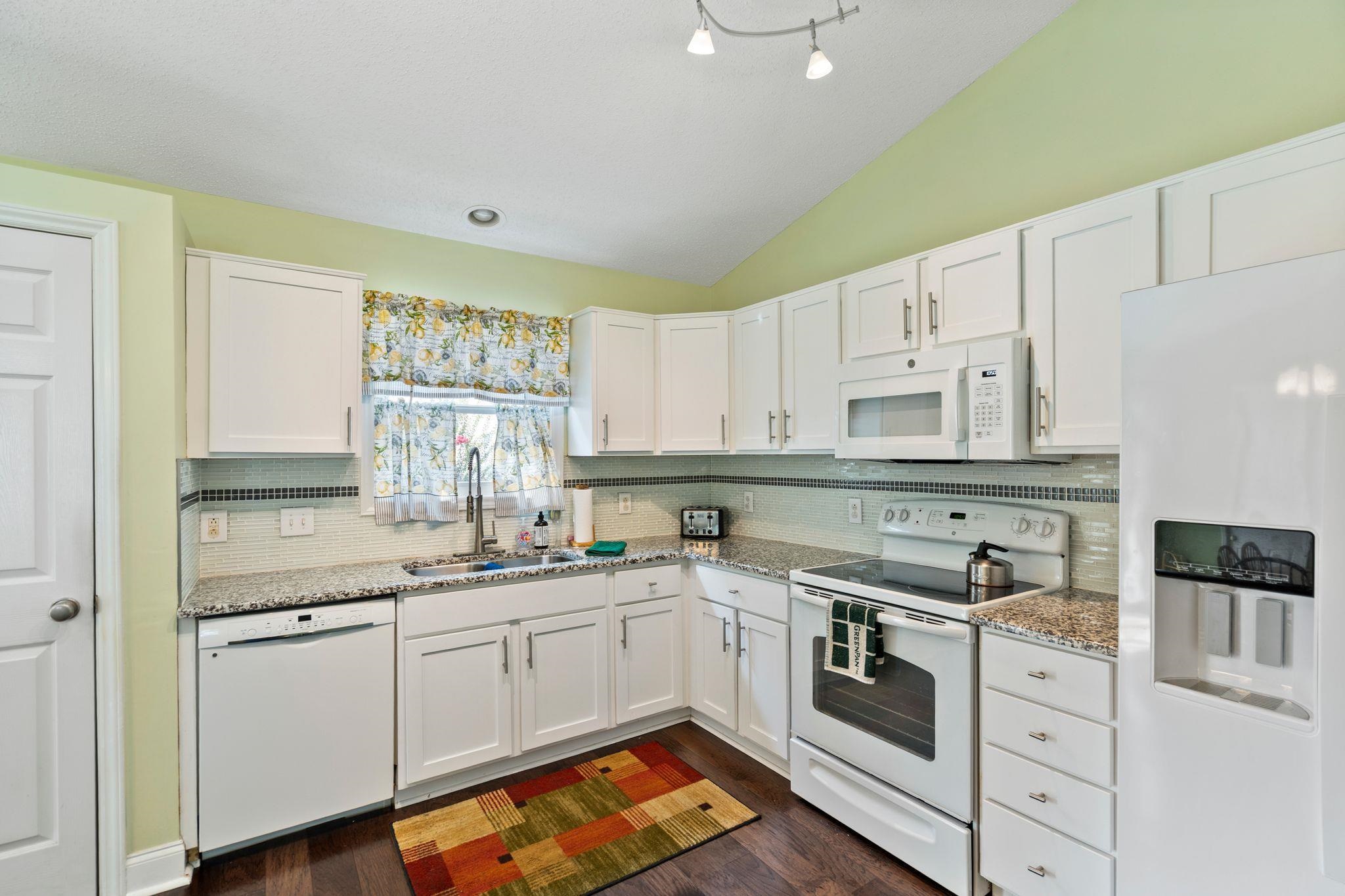407 Coco Plum Ct. Property Photo 17