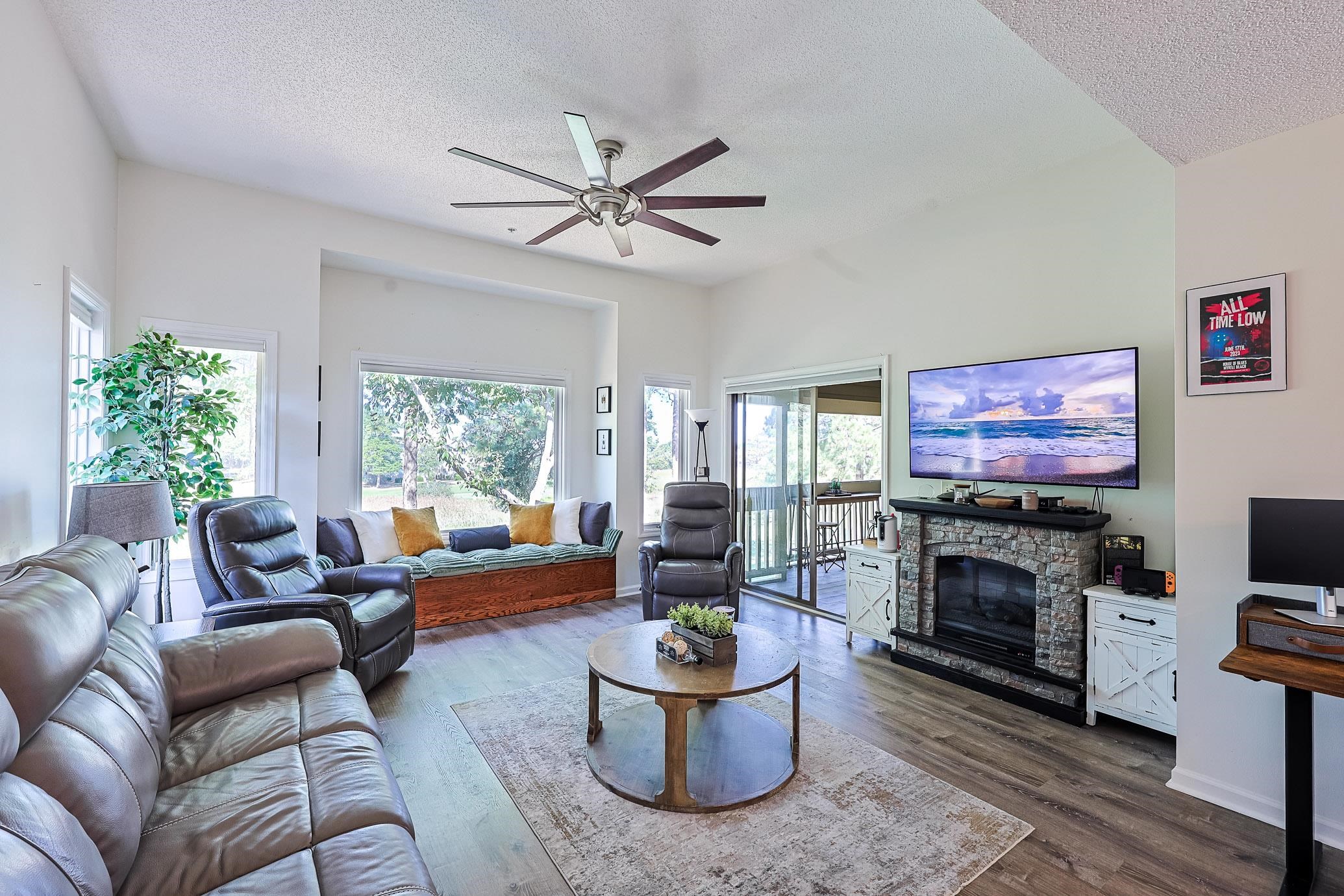 1551 Spinnaker Dr. Property Photo 5