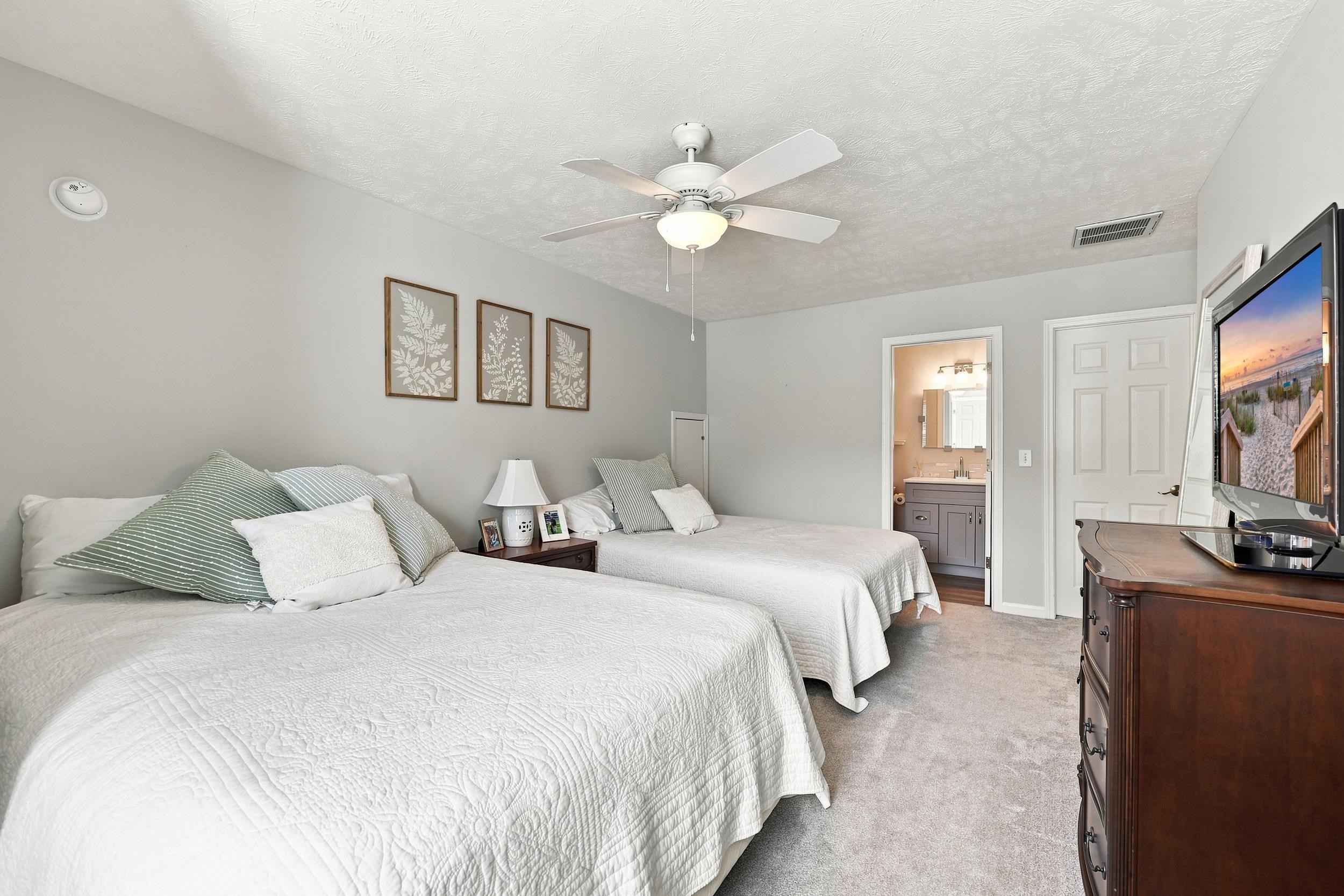 4545 Lighthouse Dr. Property Photo 17