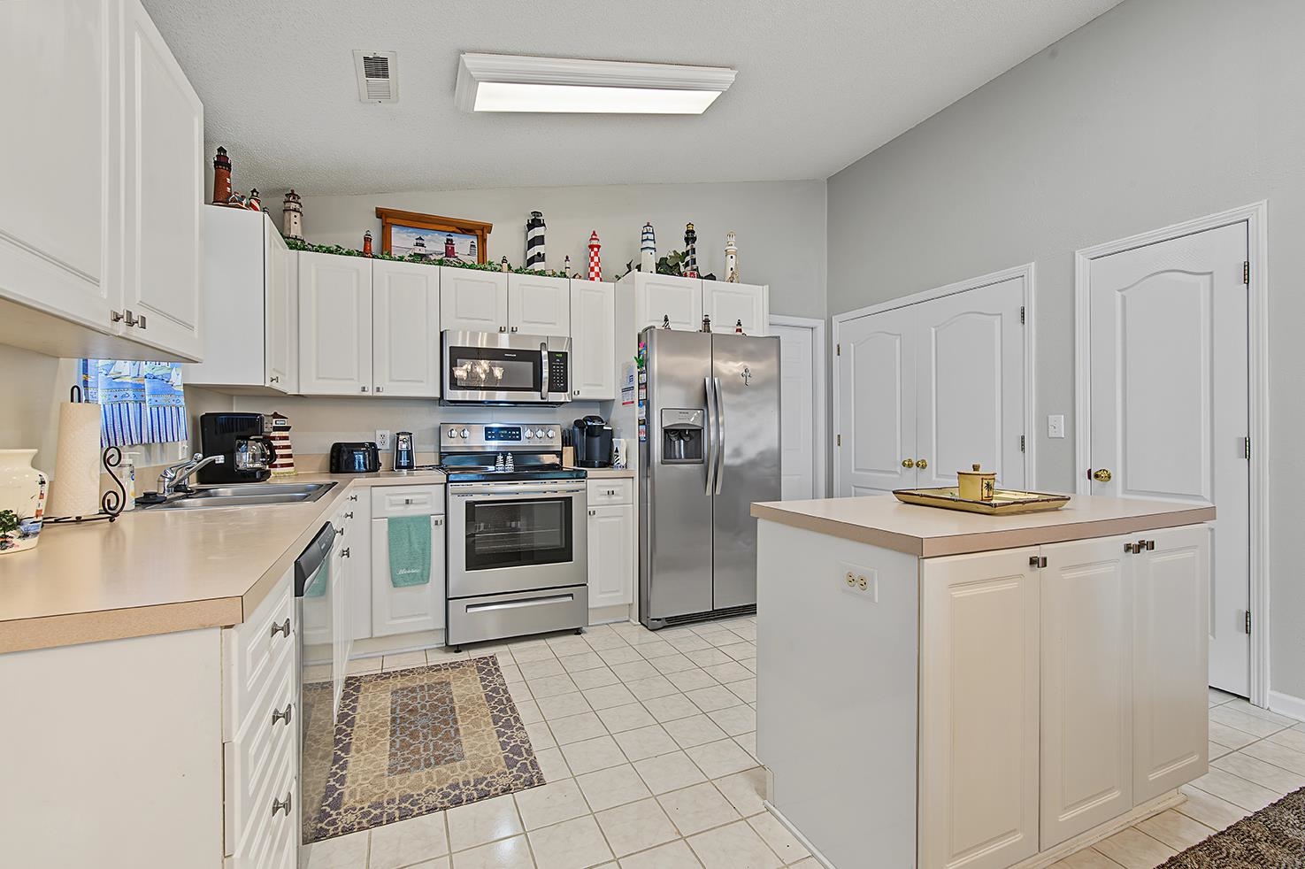 9915 Largo Ct. Property Photo 21