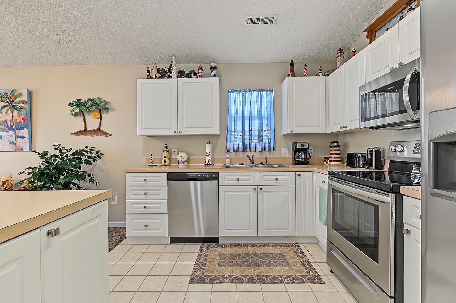 9915 Largo Ct. Property Photo 24