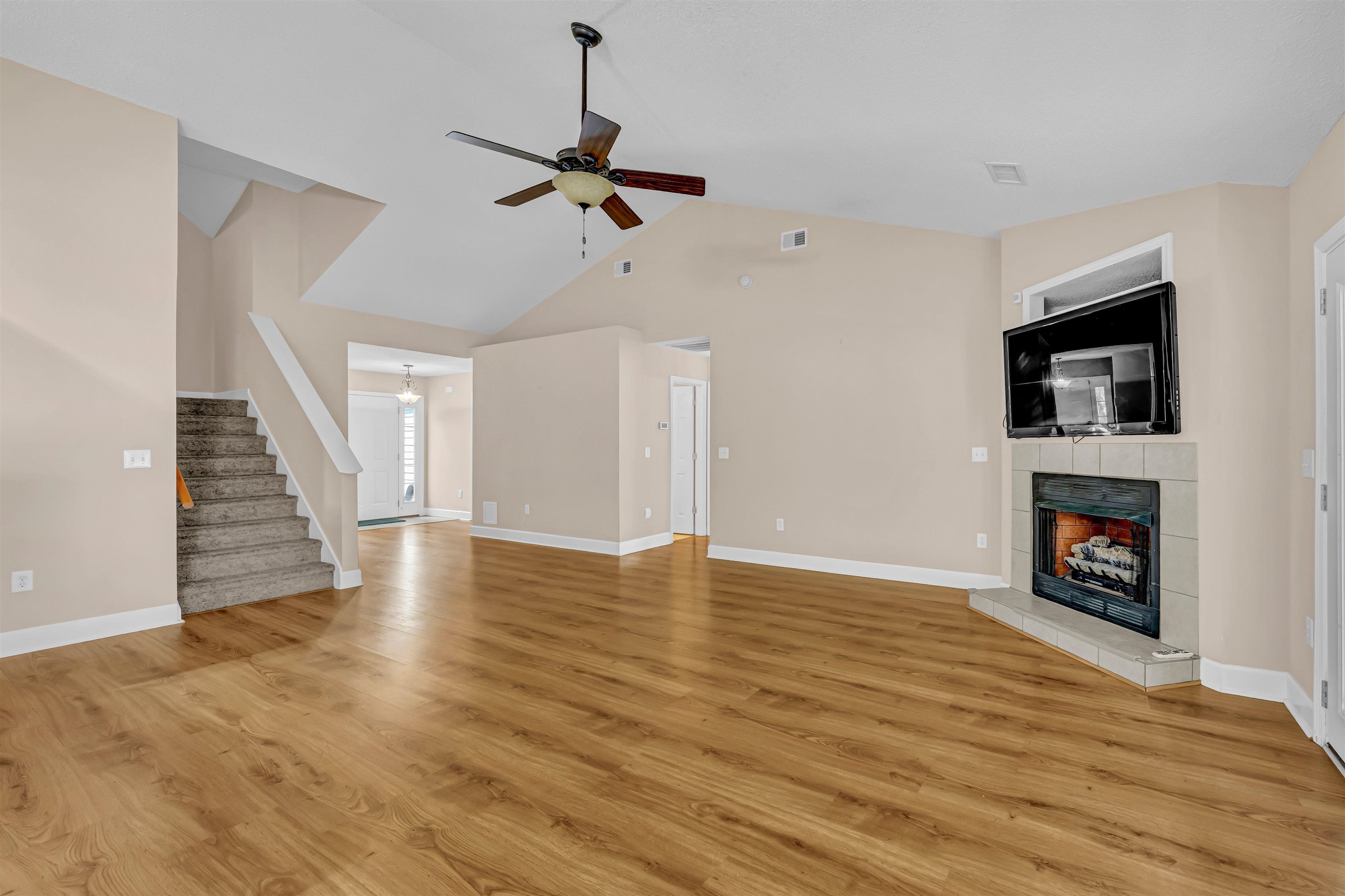 512 Hyacinth Dr. Property Photo 9