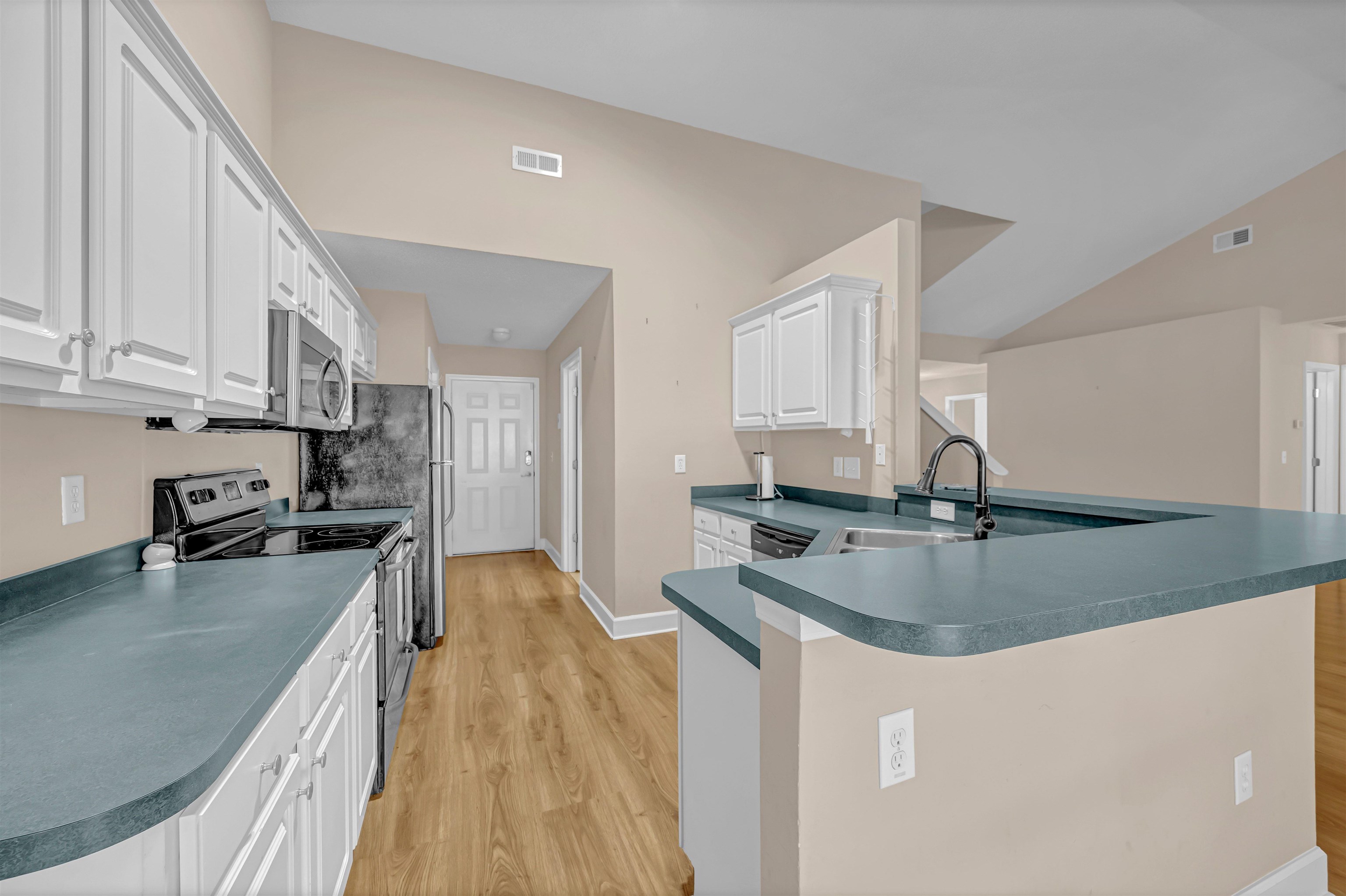 512 Hyacinth Dr. Property Photo 11