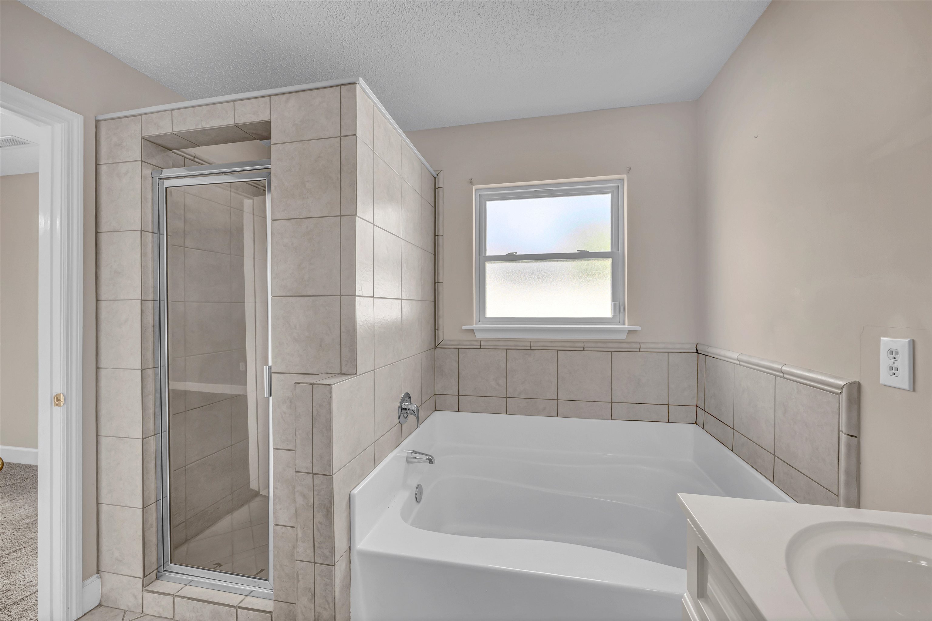 512 Hyacinth Dr. Property Photo 18