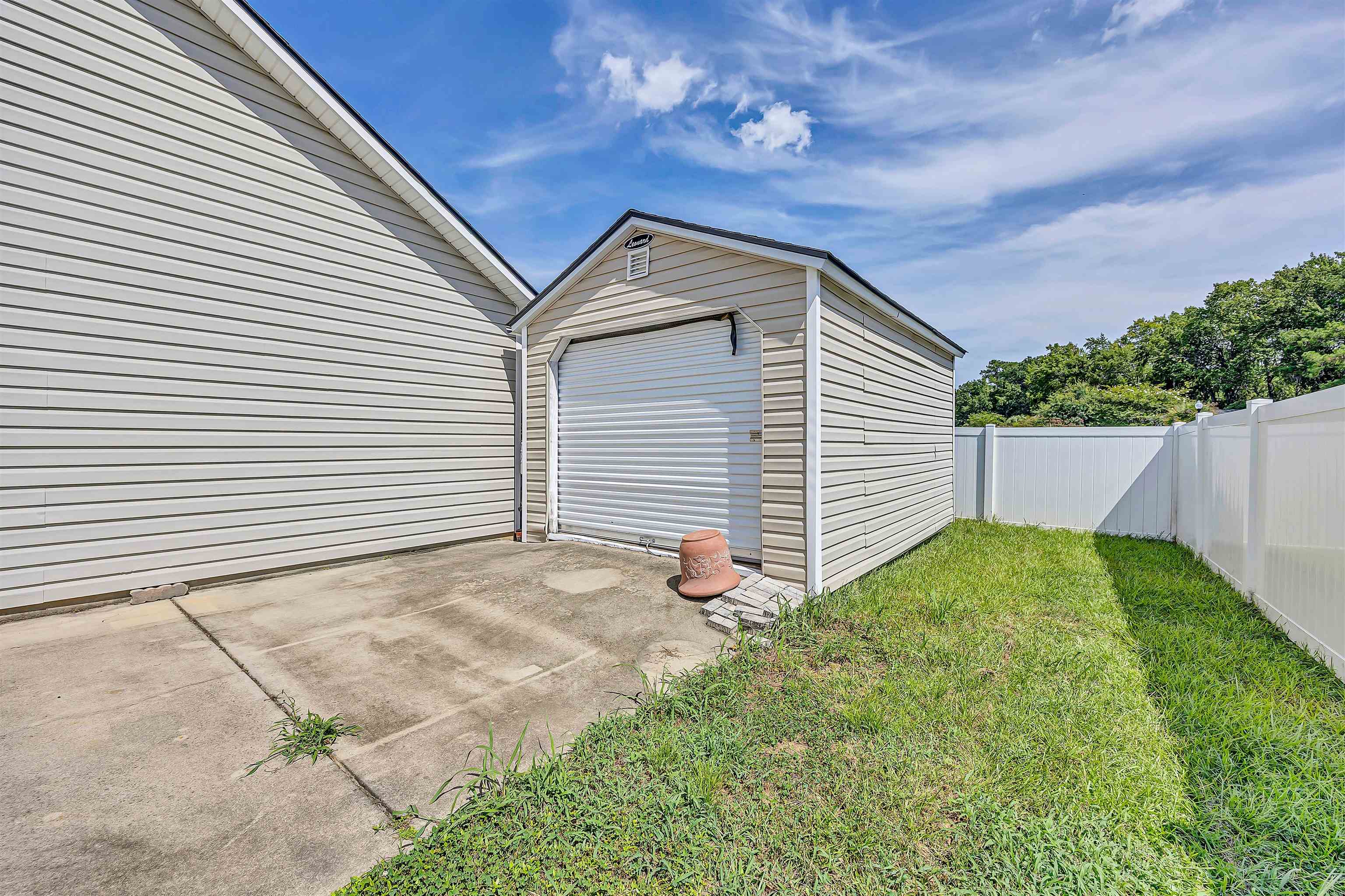 512 Hyacinth Dr. Property Photo 24