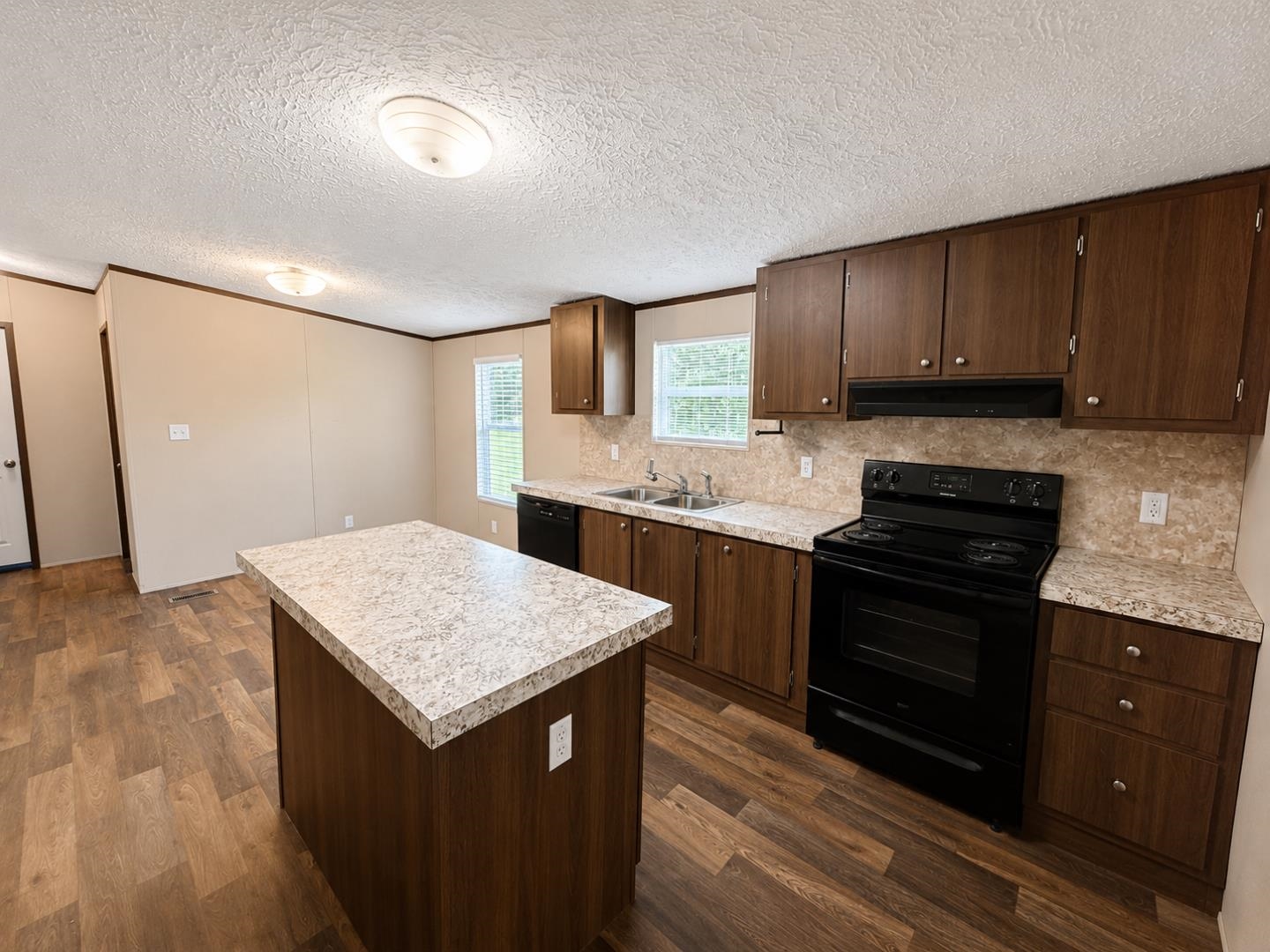 1112 Millers Rd. Property Photo 8