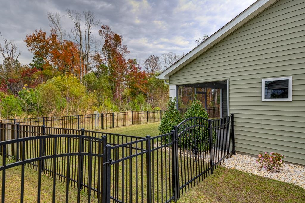 1843 Berkley Village Loop Property Photo 6