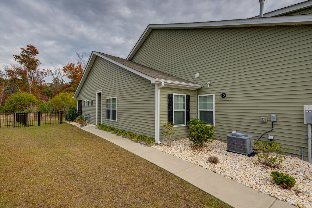 1843 Berkley Village Loop Property Photo 7