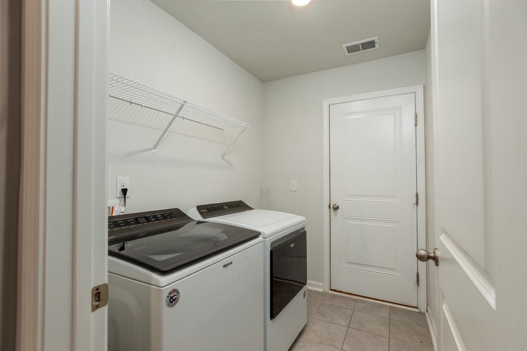 1843 Berkley Village Loop Property Photo 22