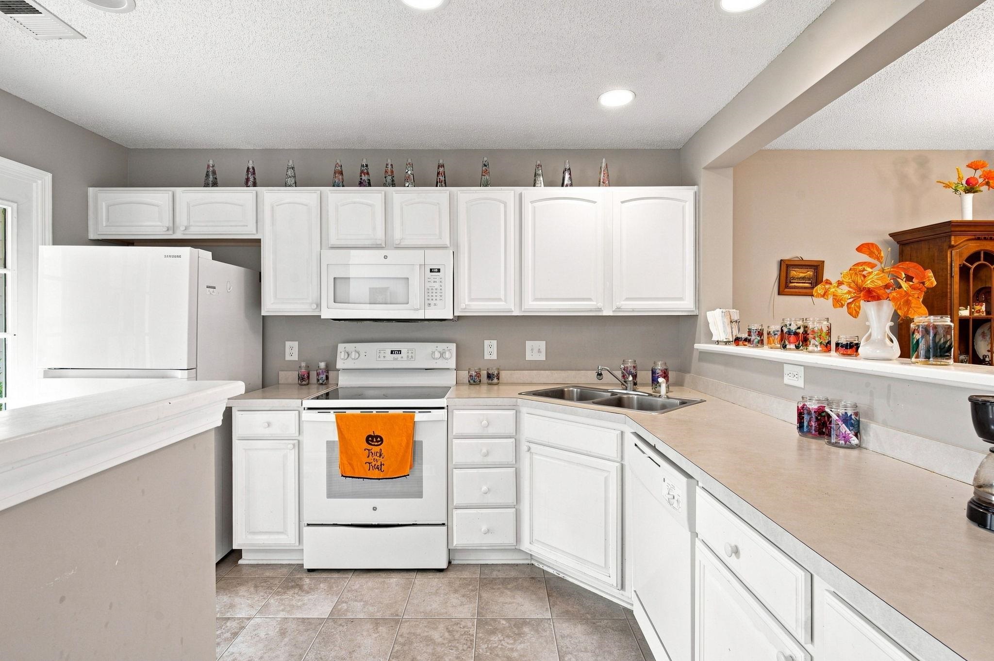 1061 Williston Loop Property Photo 10