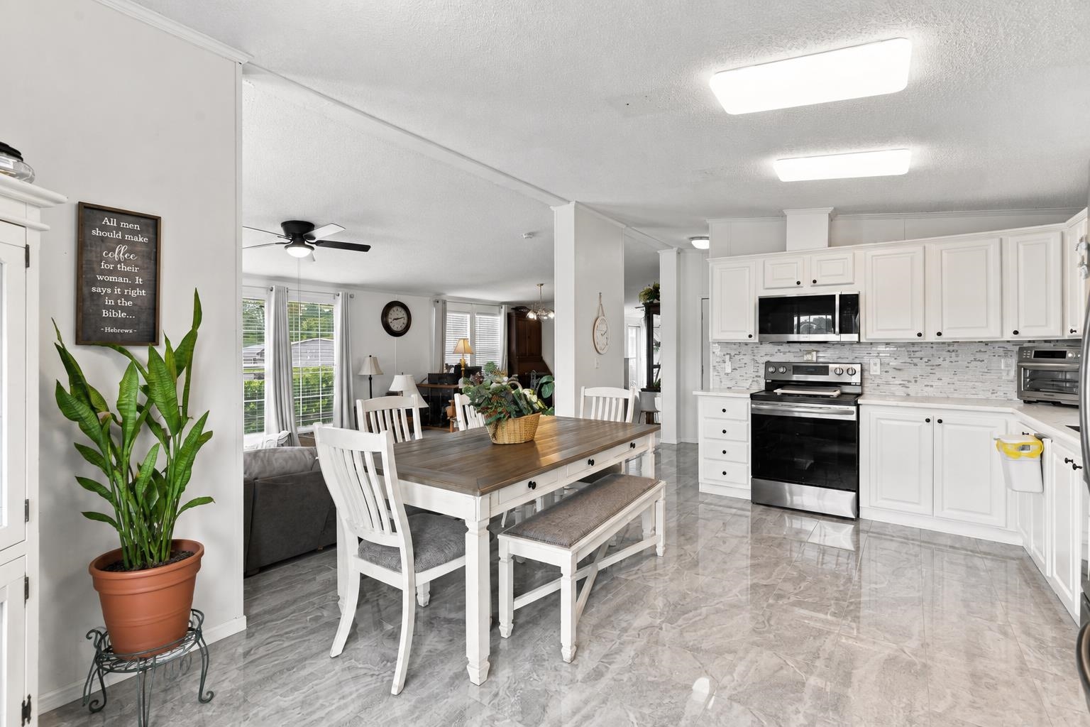 6284 Donahue Dr. Property Photo 5