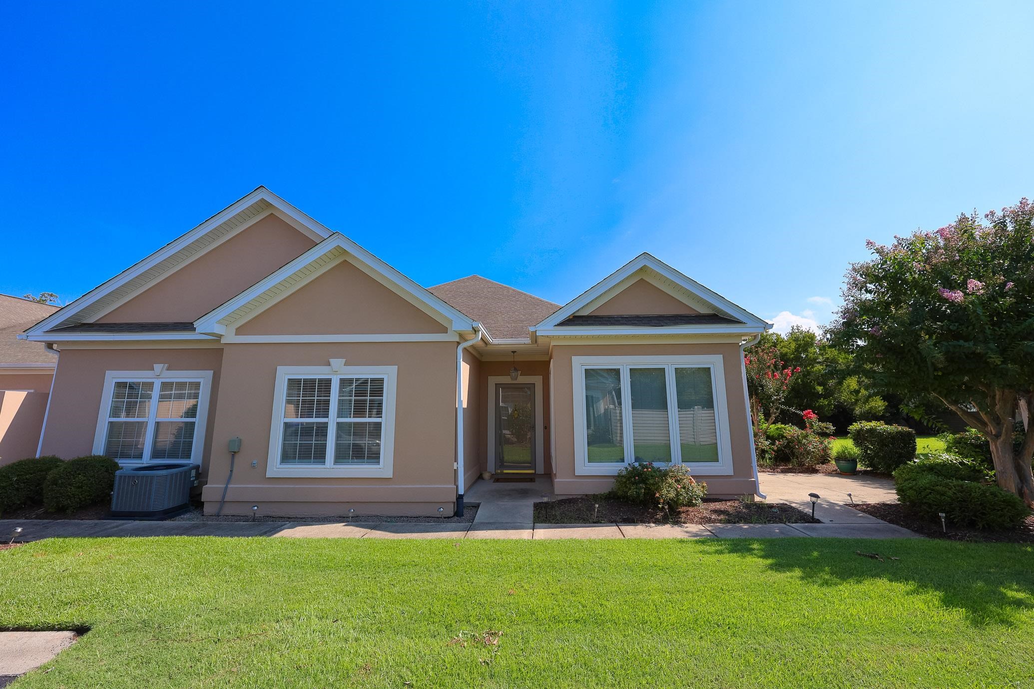 1457 Saint Thomas Circle Property Photo 1