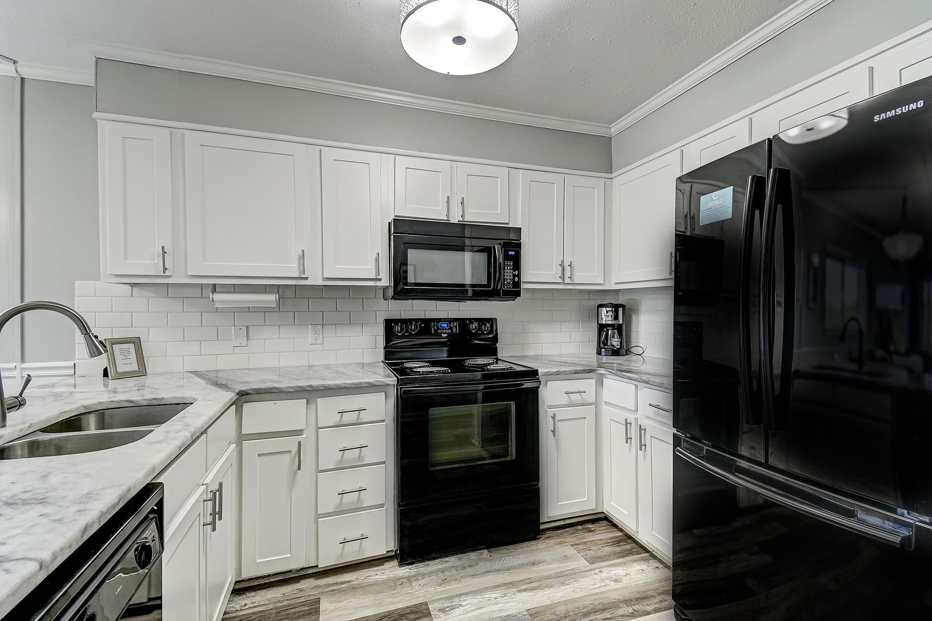 9501 Shore Dr. Property Photo 15