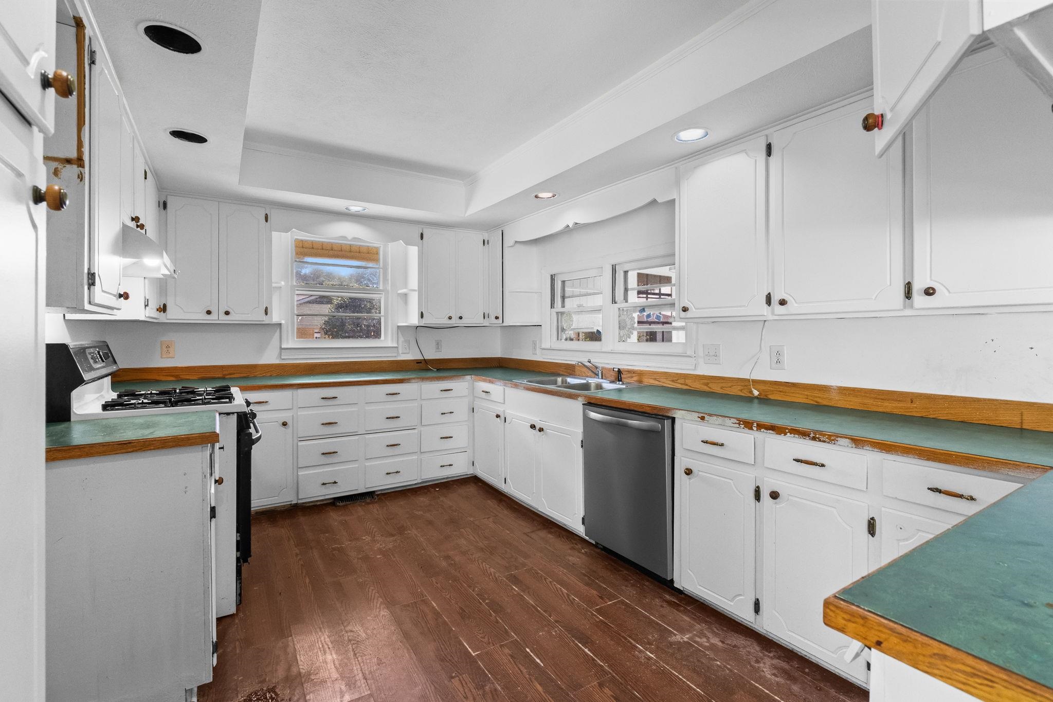 409 E Melrose St. Property Photo 20