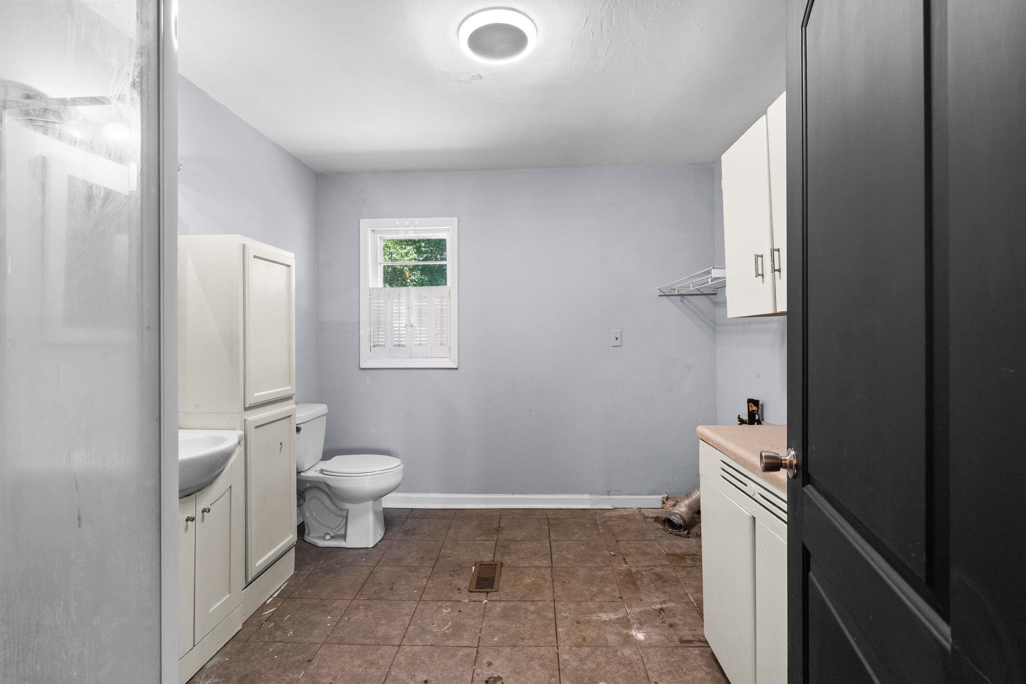 409 E Melrose St. Property Photo 25