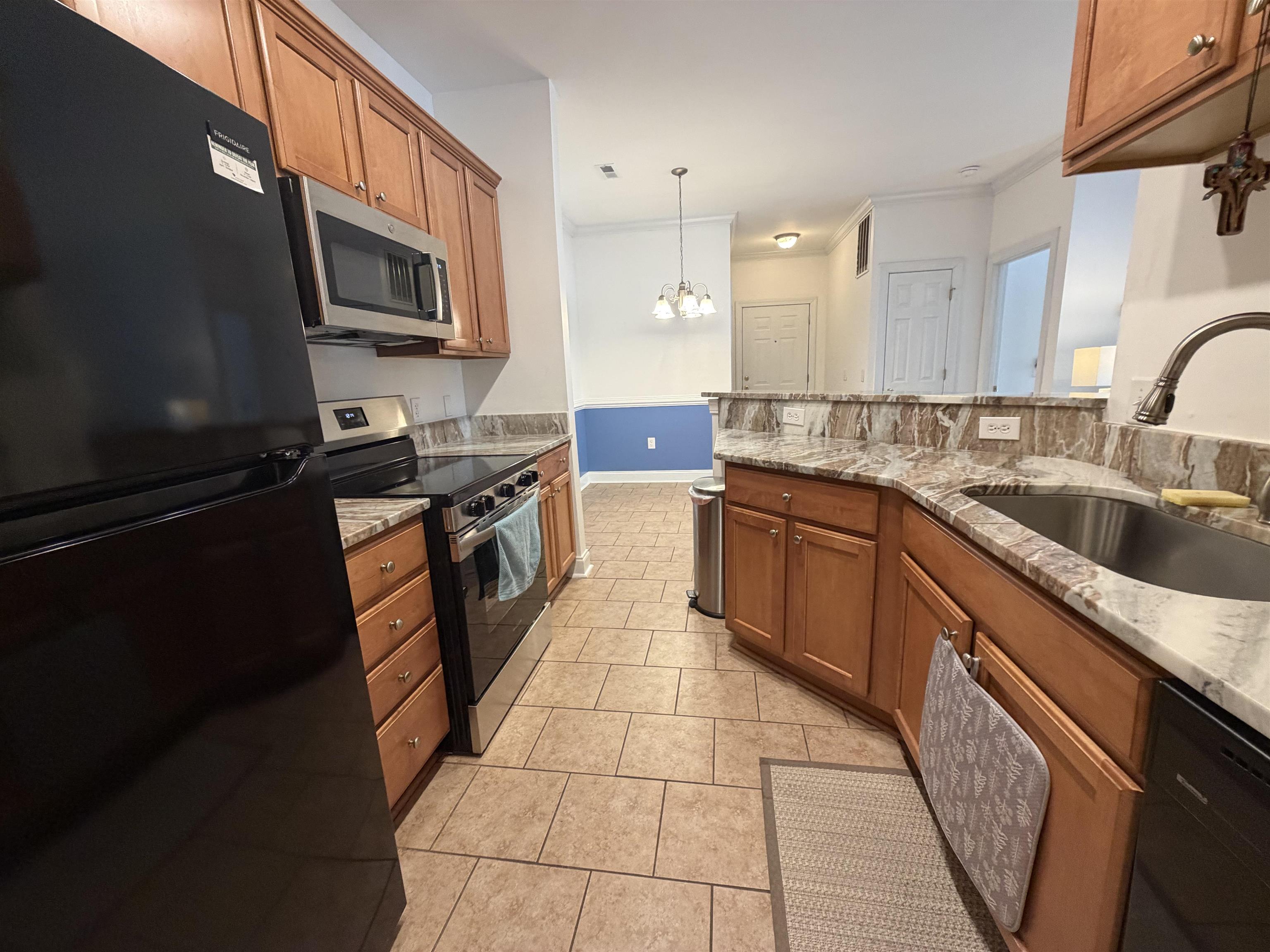 2049 Silver Crest Dr. Property Photo 3