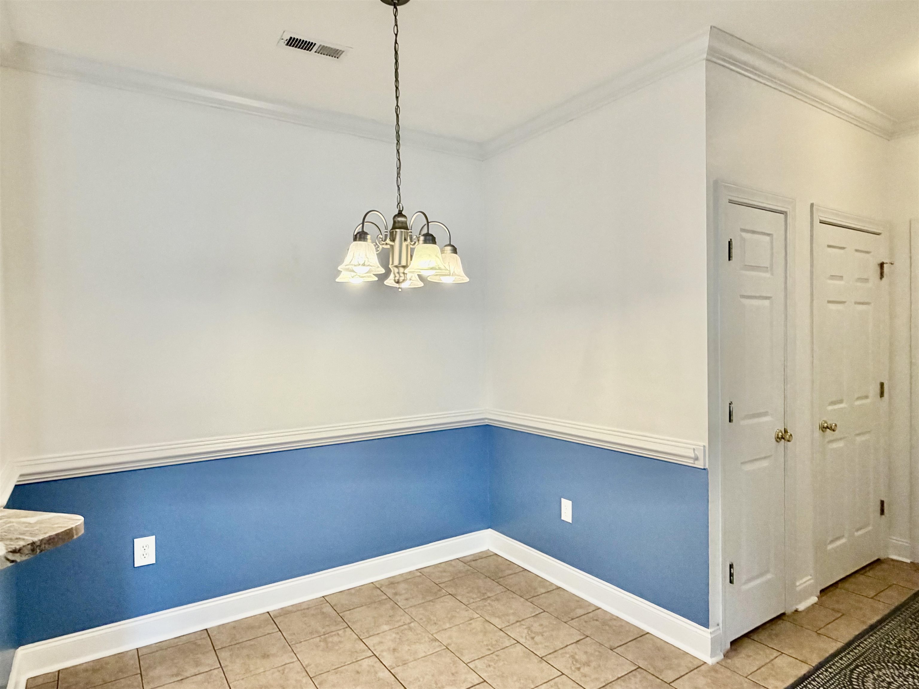 2049 Silver Crest Dr. Property Photo 7