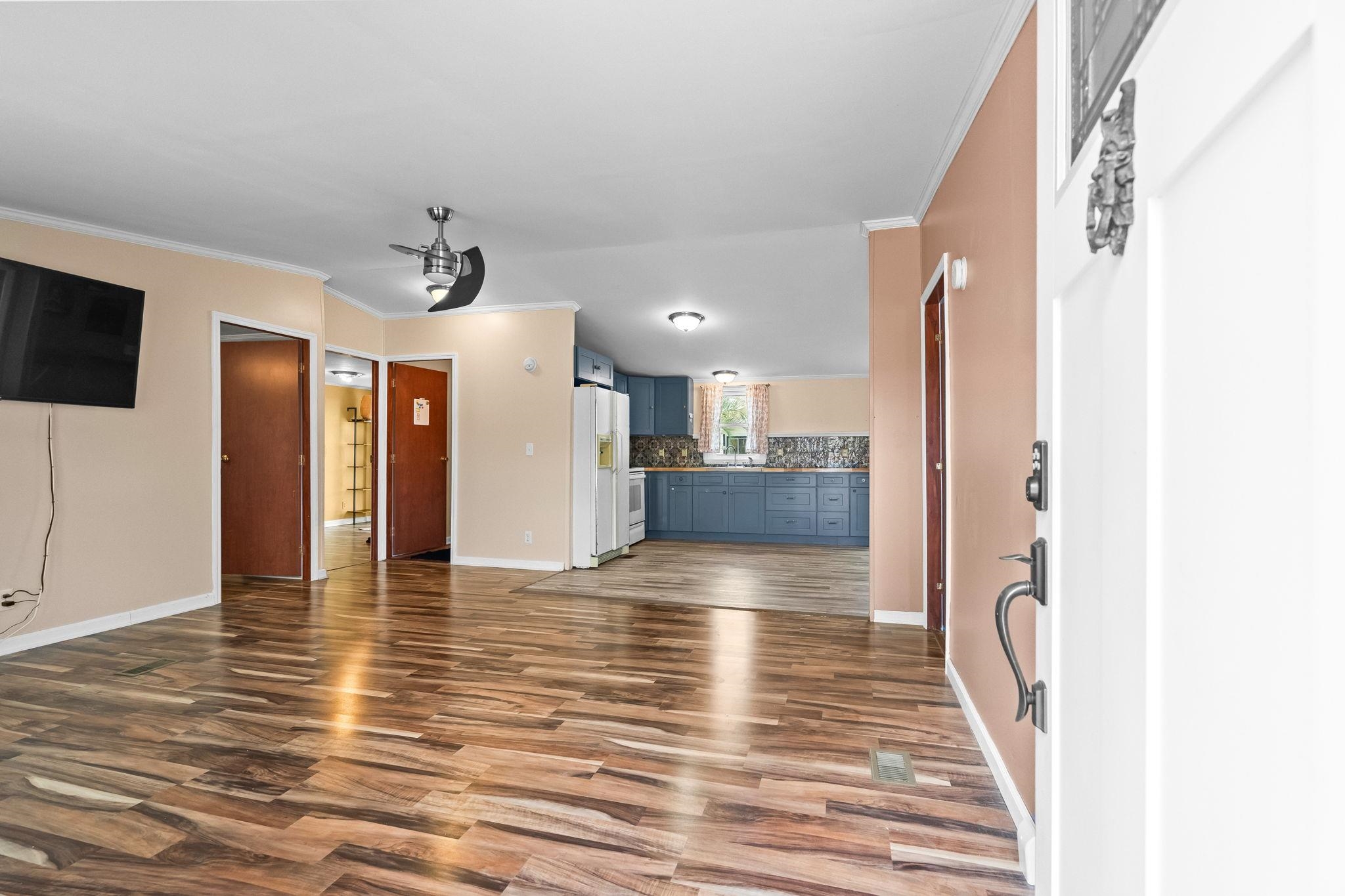 425 Sand Hill Dr. Property Photo 3