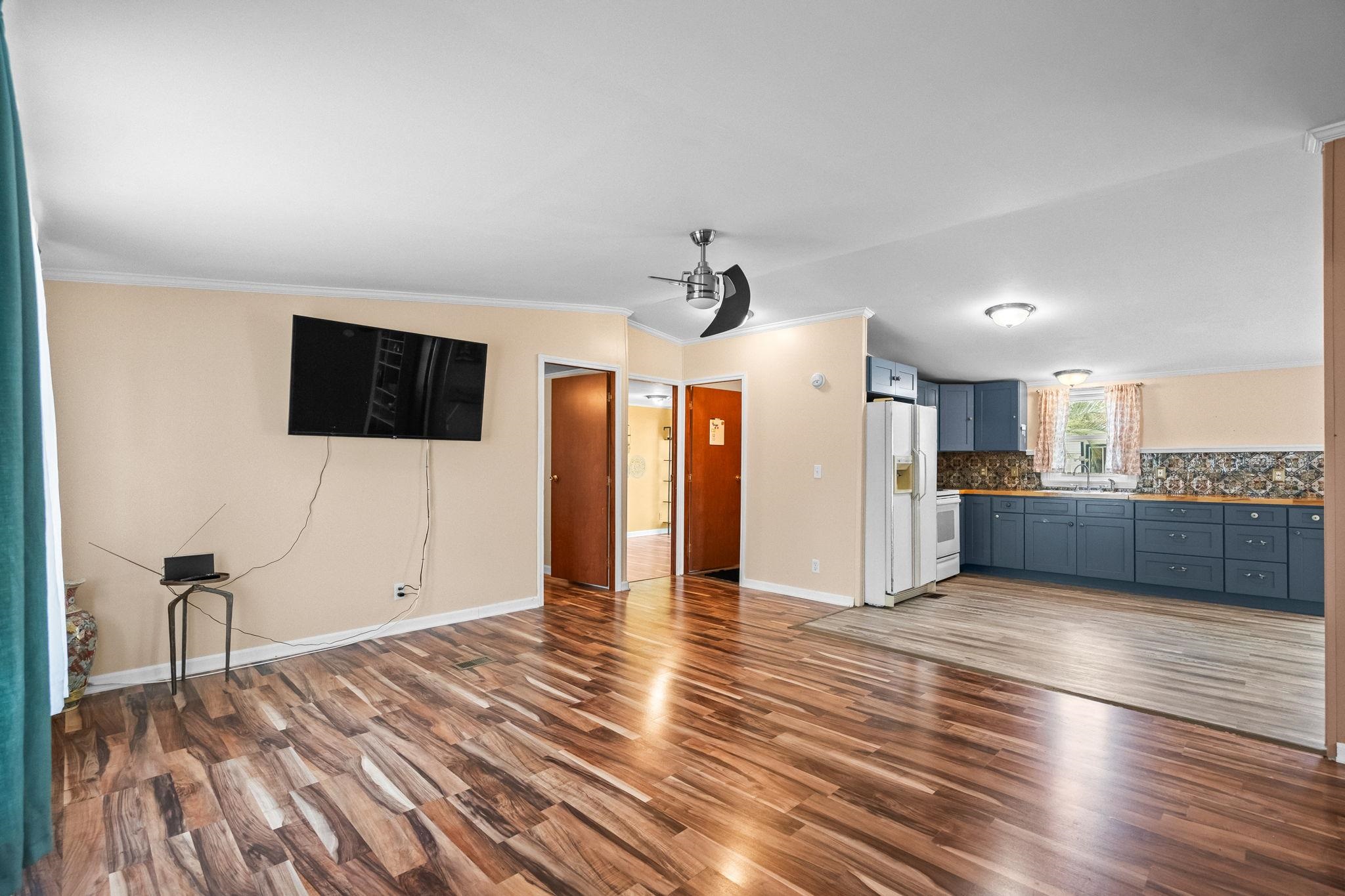 425 Sand Hill Dr. Property Photo 8