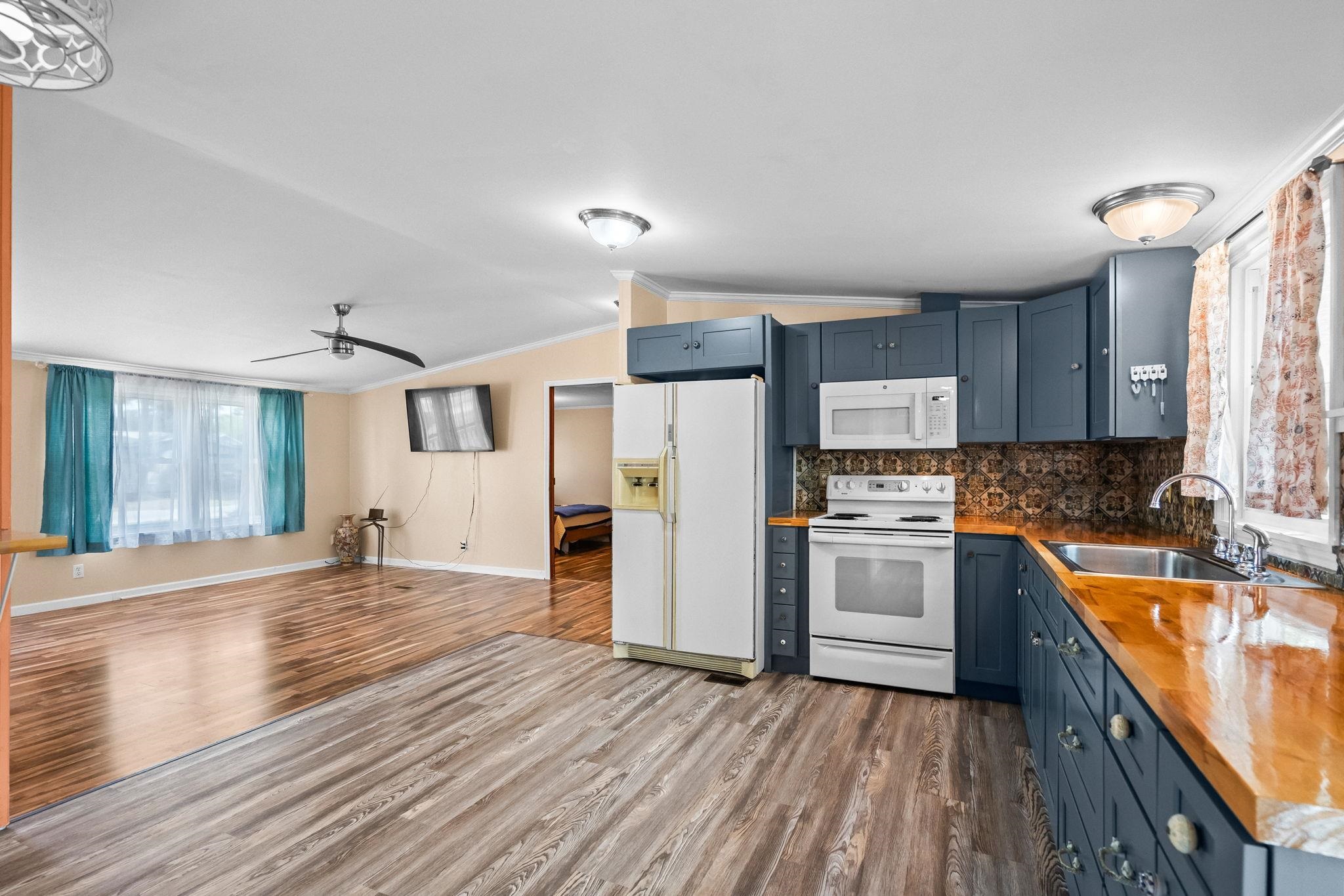 425 Sand Hill Dr. Property Photo 13