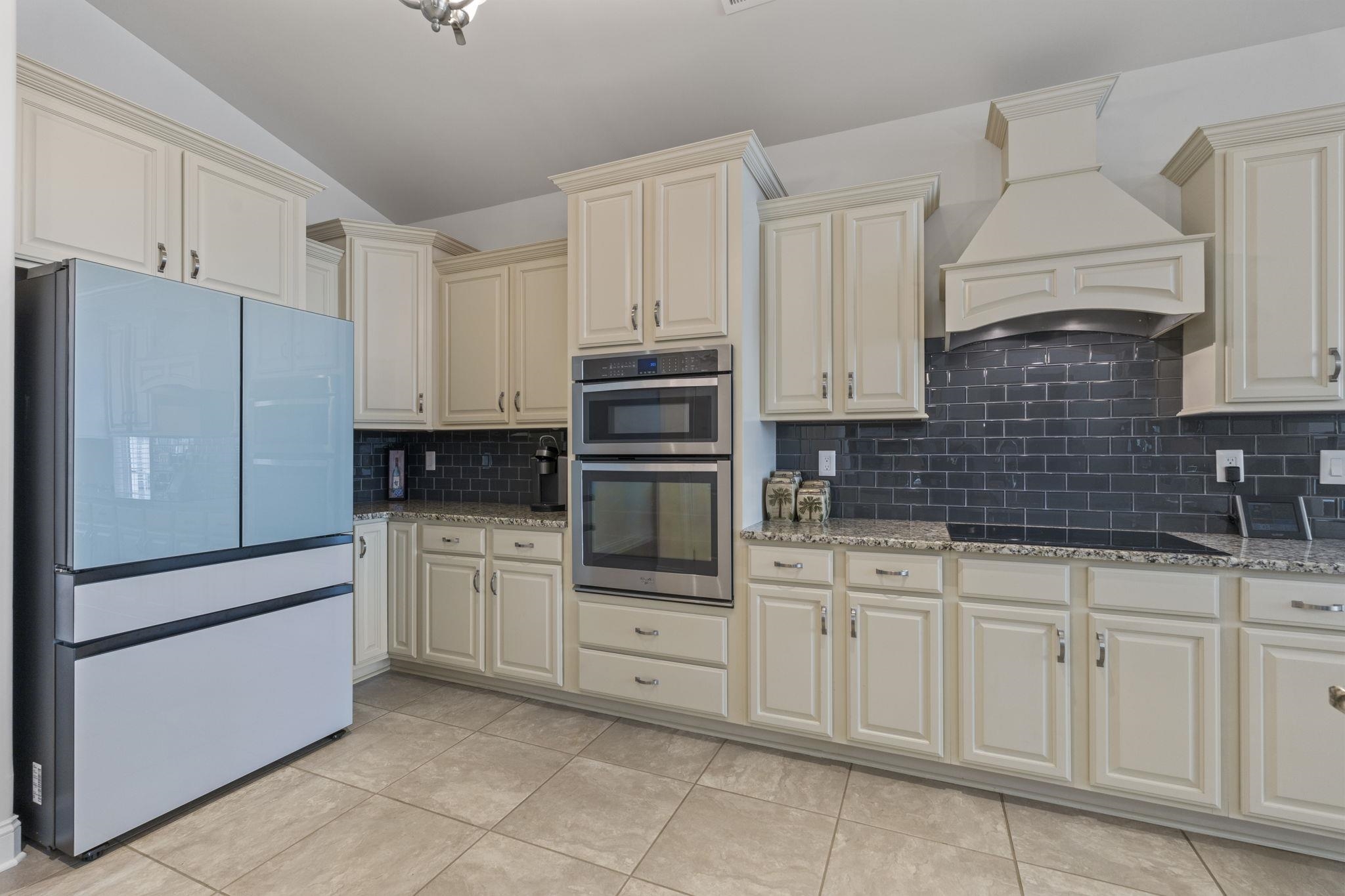 2318 Via Palma Dr. Property Photo 12
