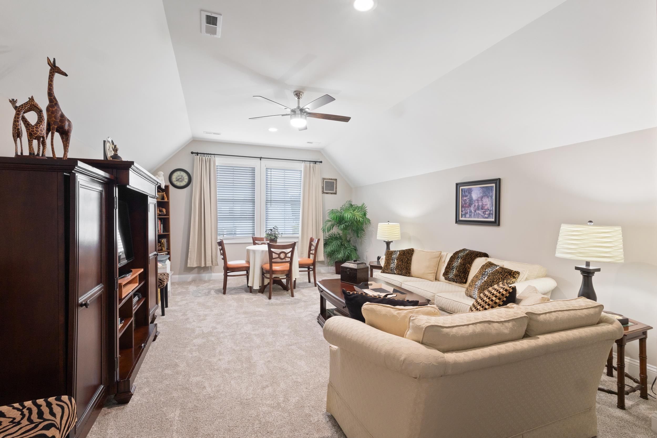 1136 Fiddlehead Way Property Photo 16