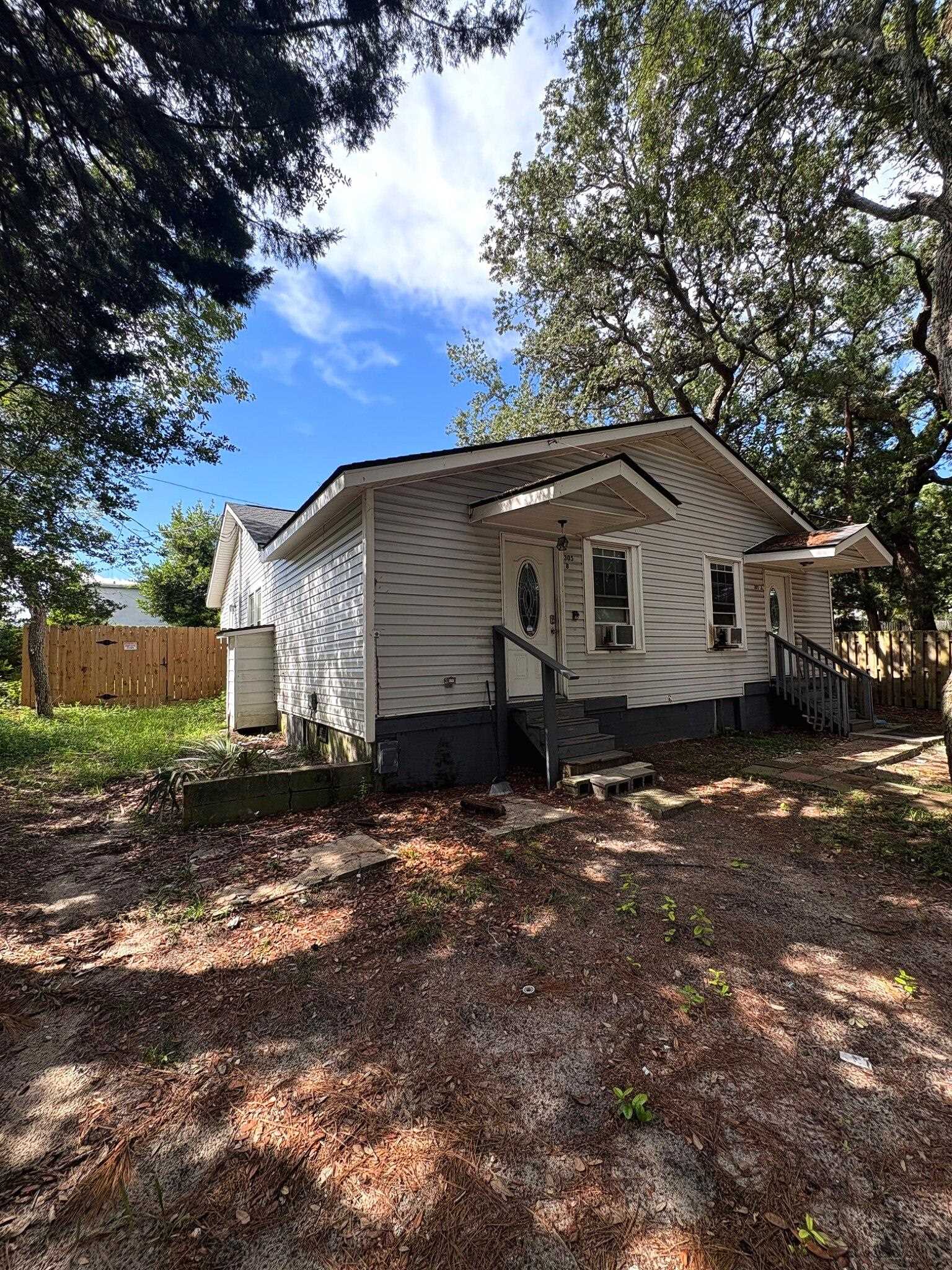 305 Chester St. Property Photo 27