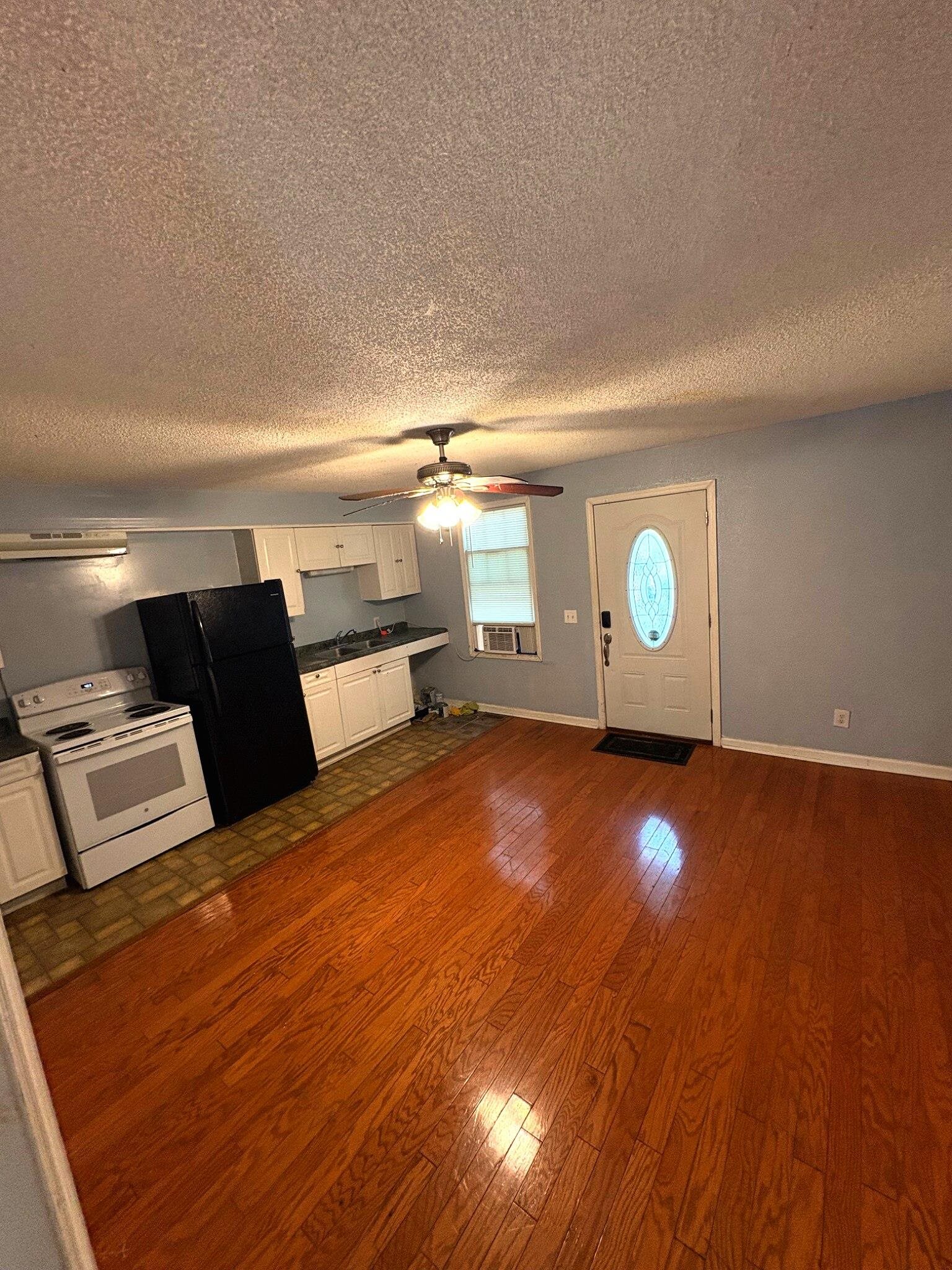 305 Chester St. Property Photo 28