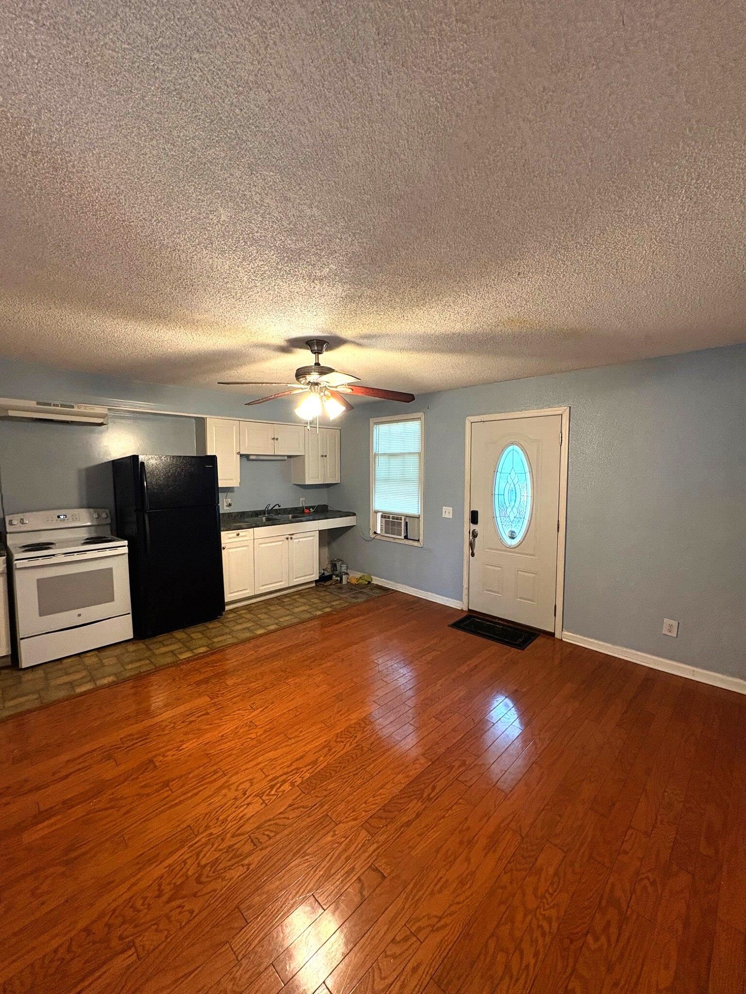 305 Chester St. Property Photo 29