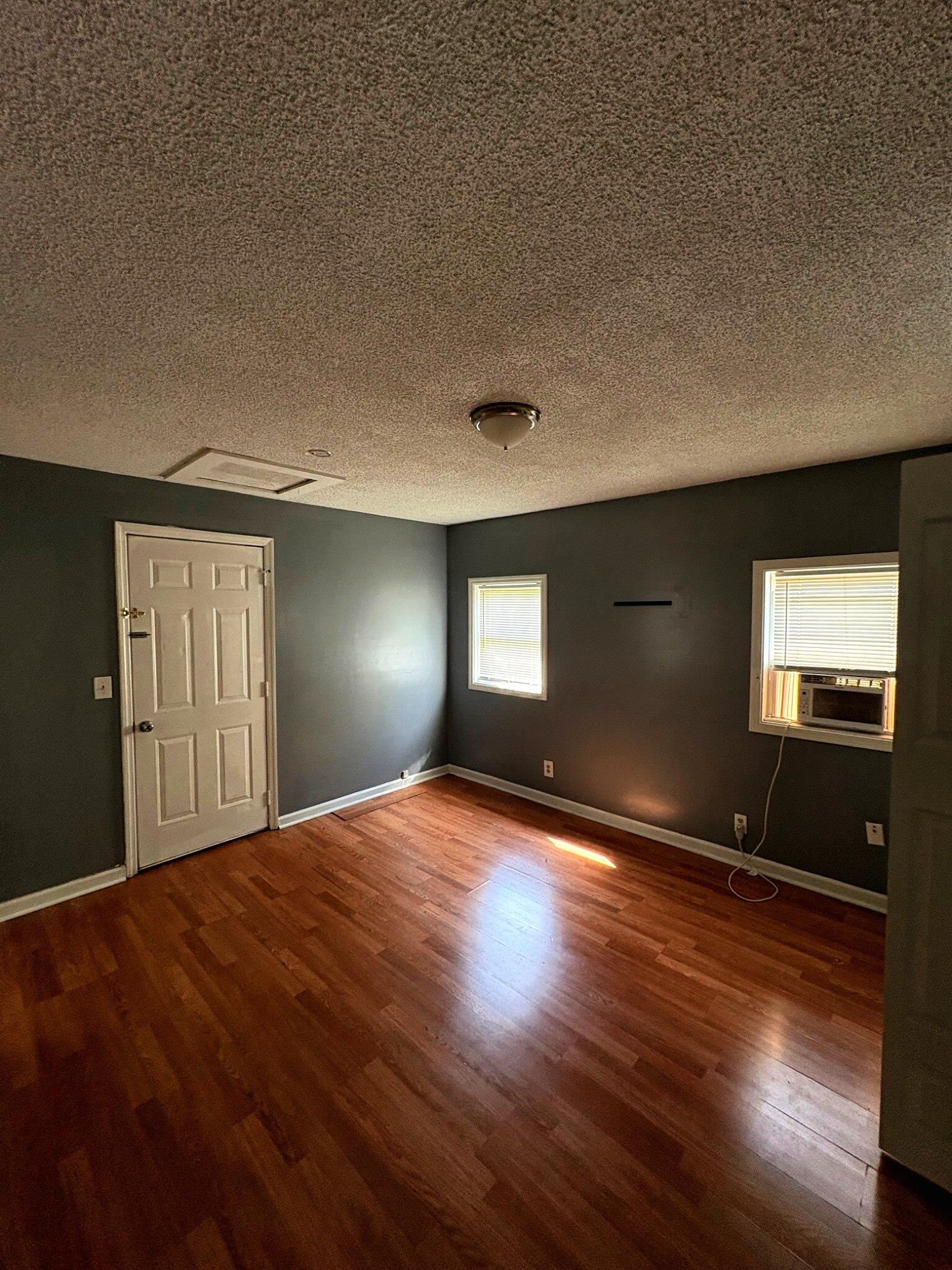 305 Chester St. Property Photo 34