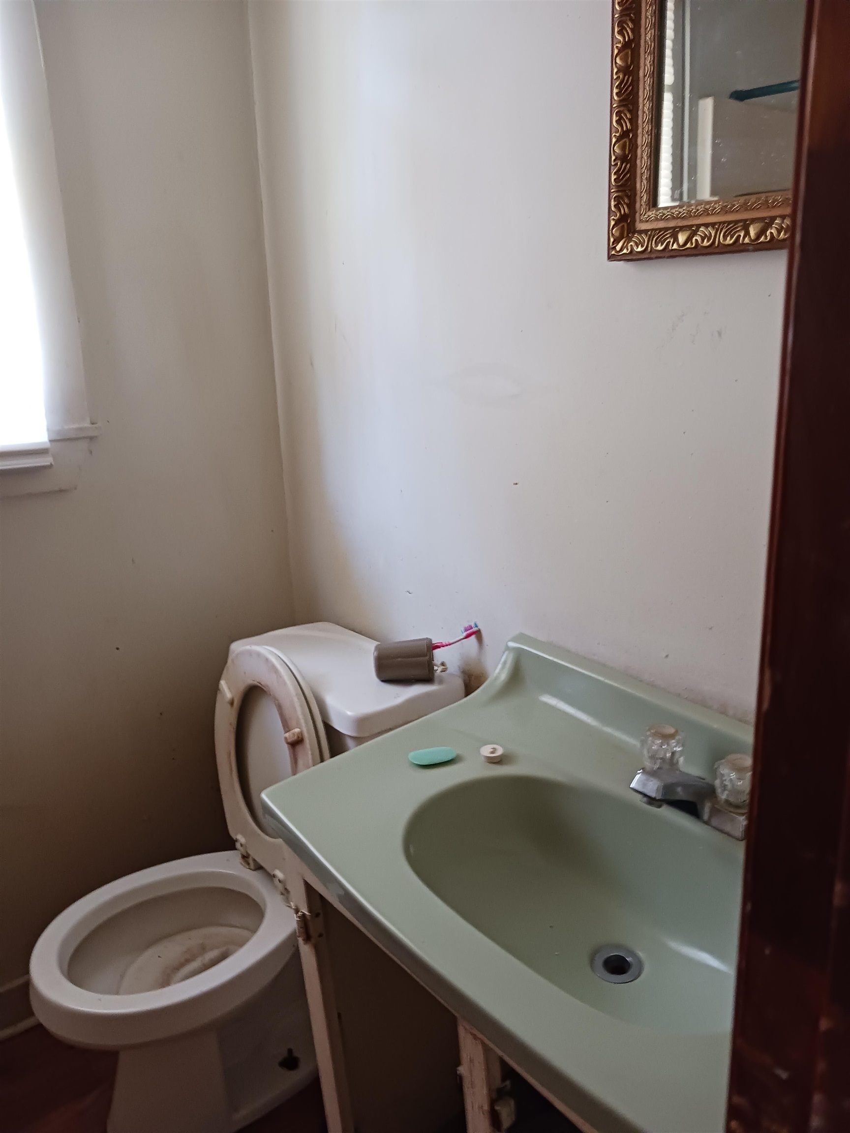 607 Smith St. Property Photo 5