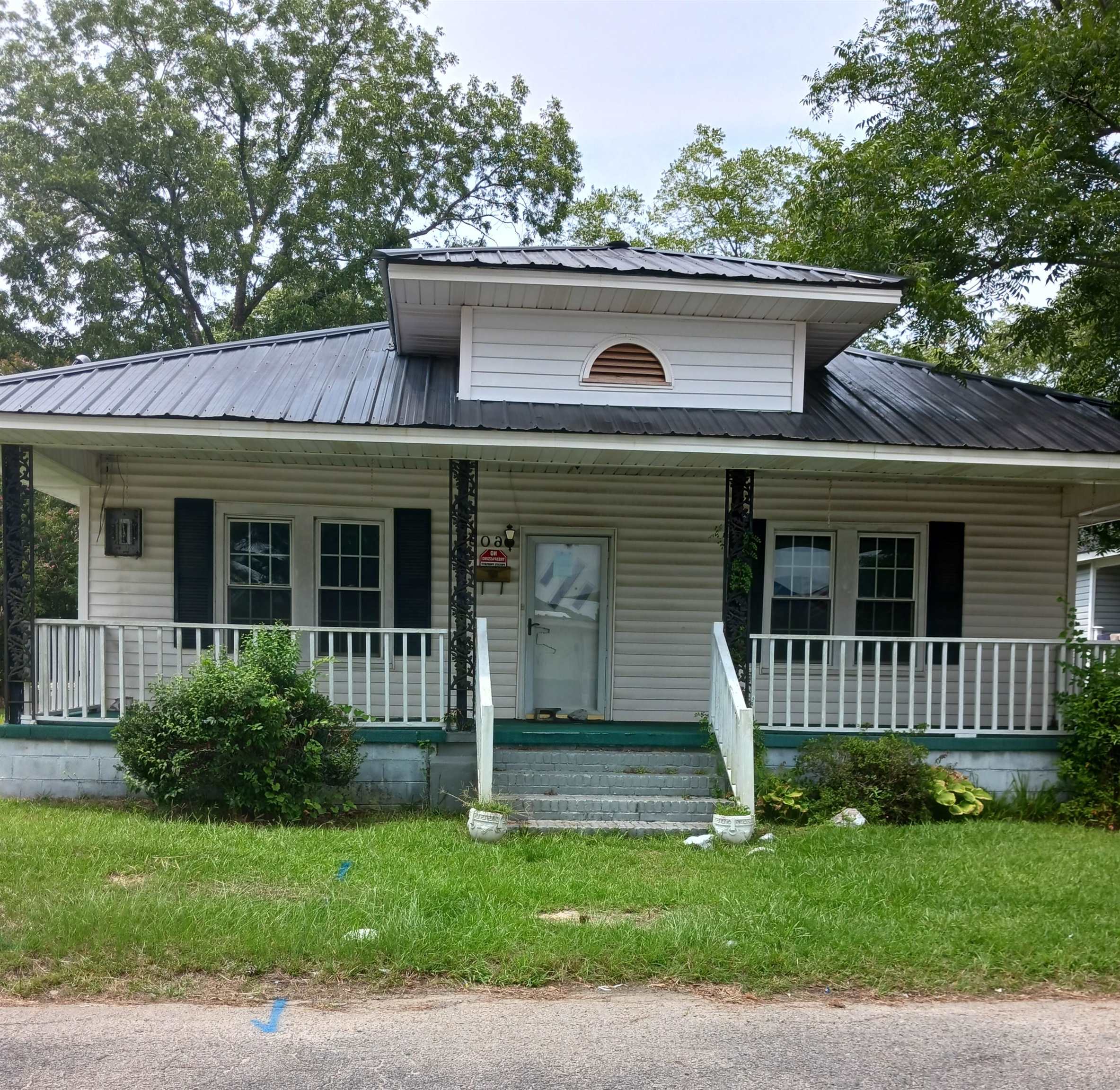 605 Smith St. Property Photo 1