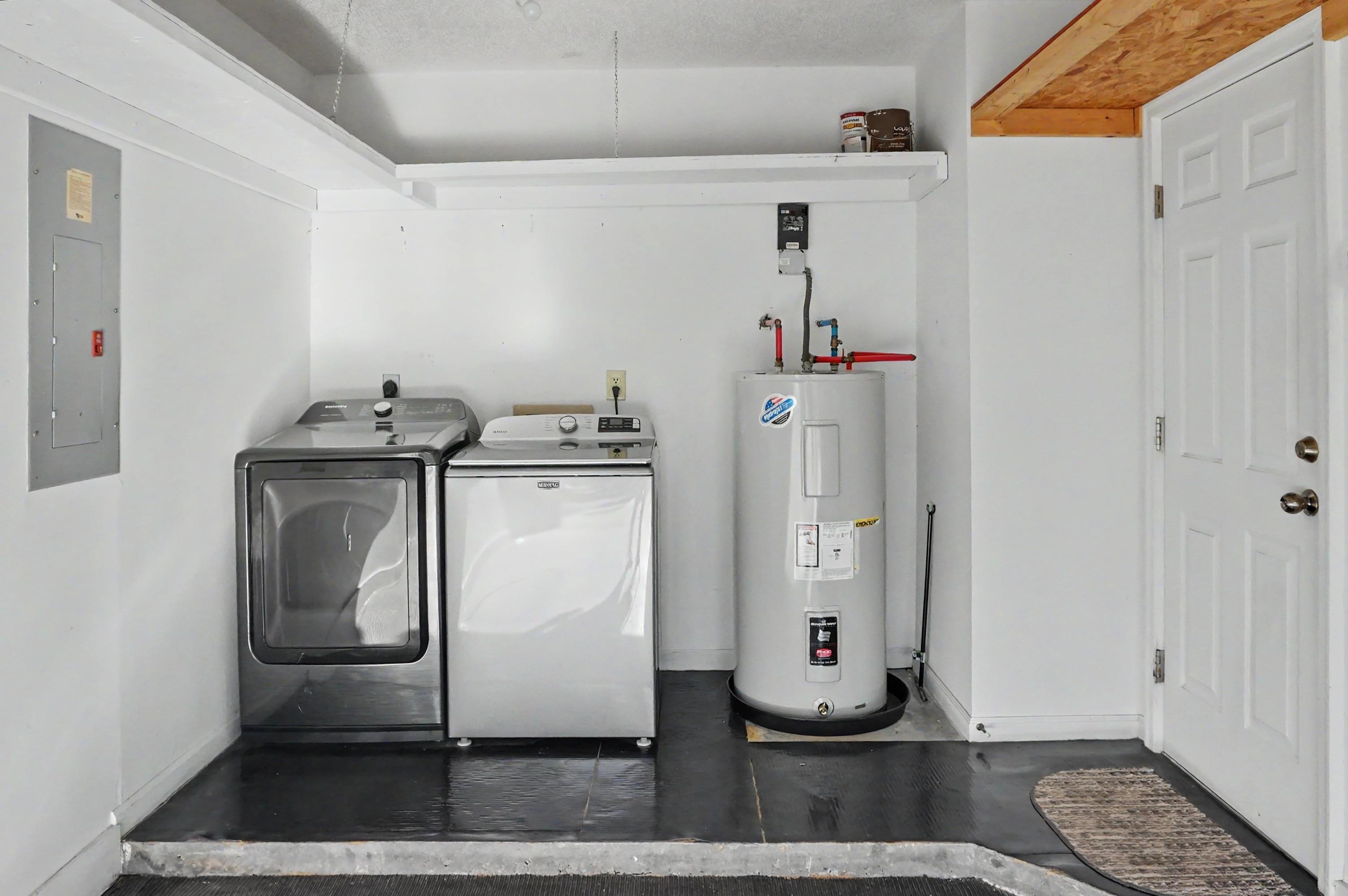 1010 Charles St. Property Photo 21