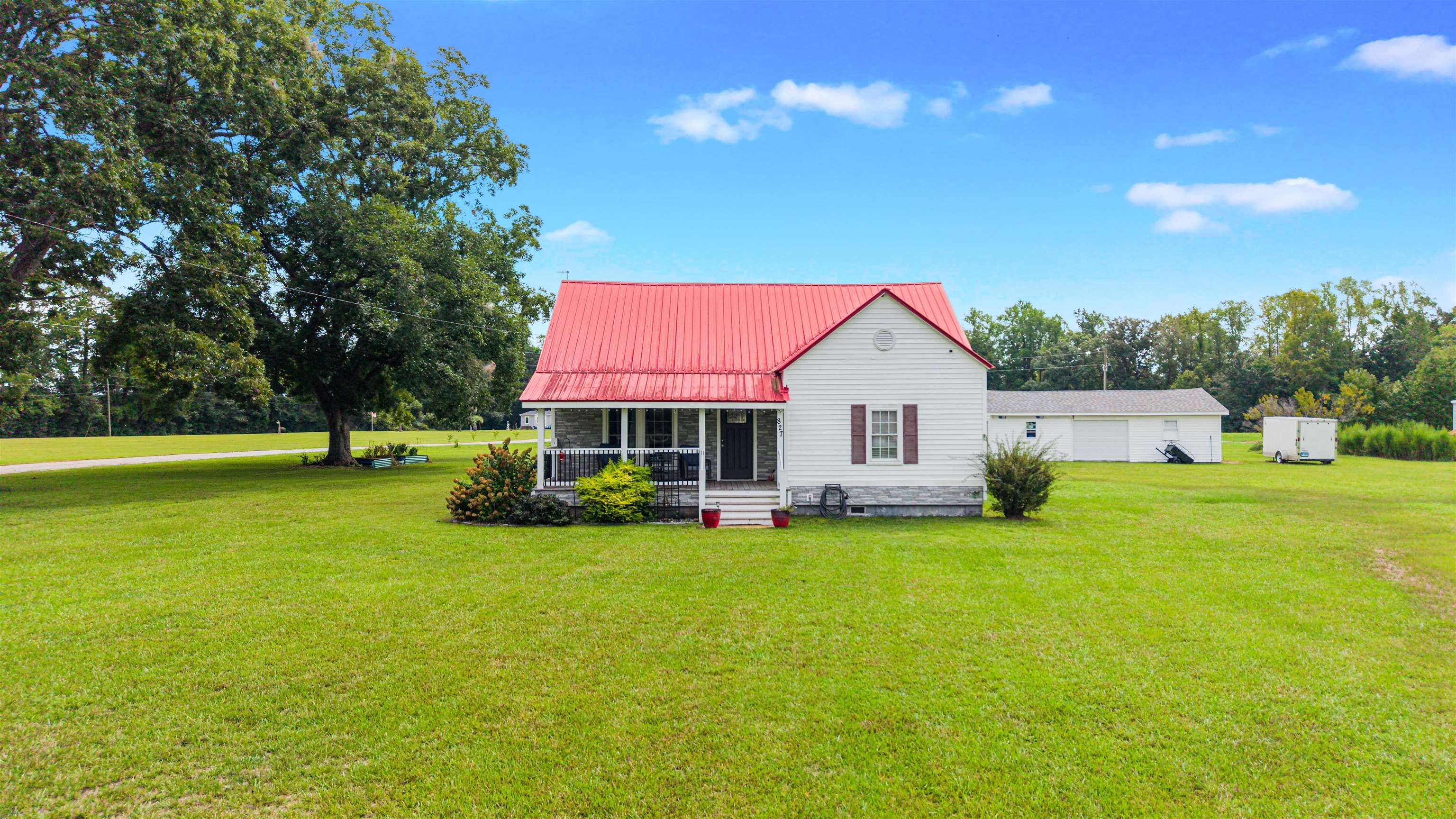 827 Sheila Dr. Property Photo 1