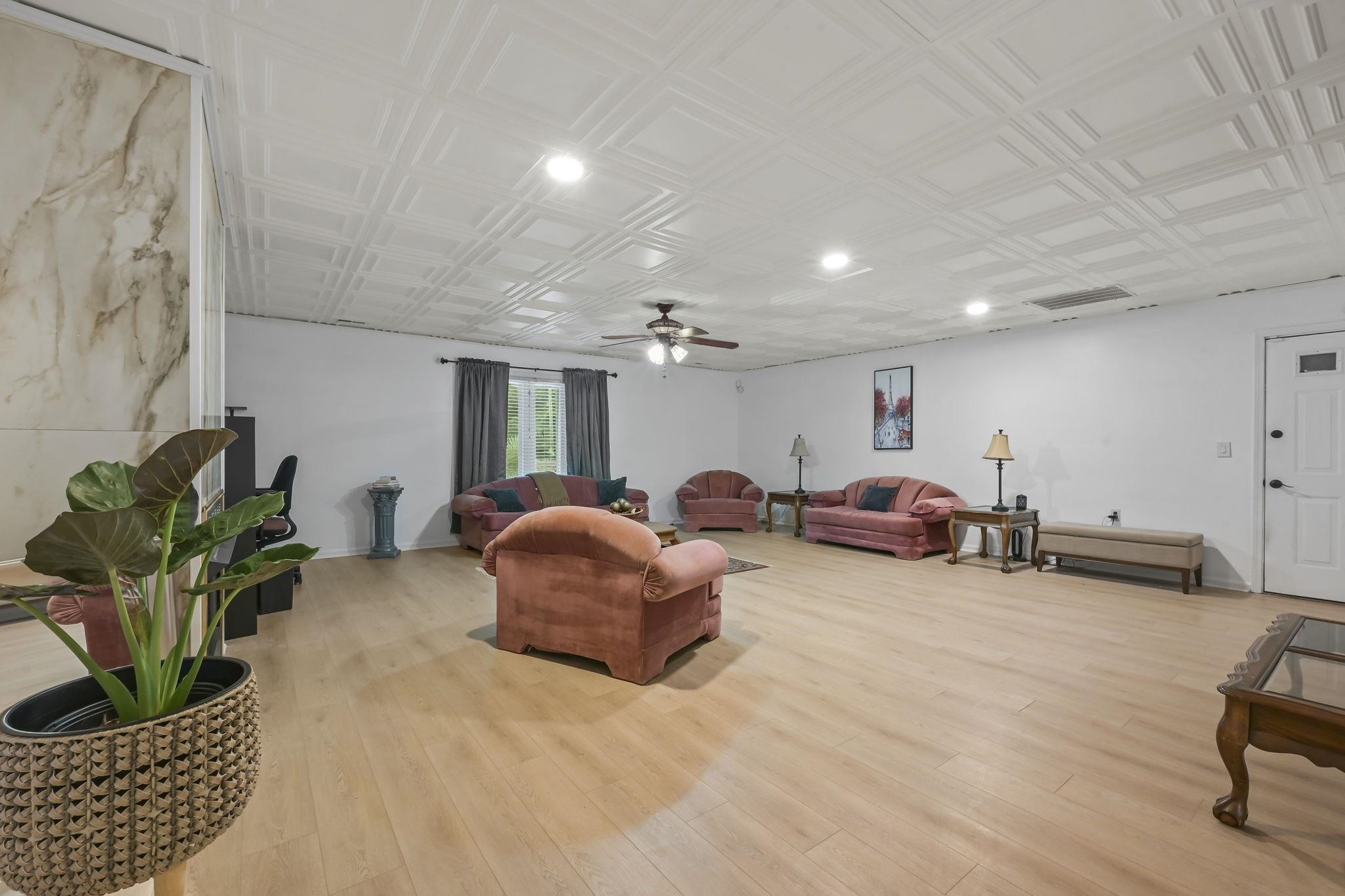 1064 Page Dr. Property Photo 17