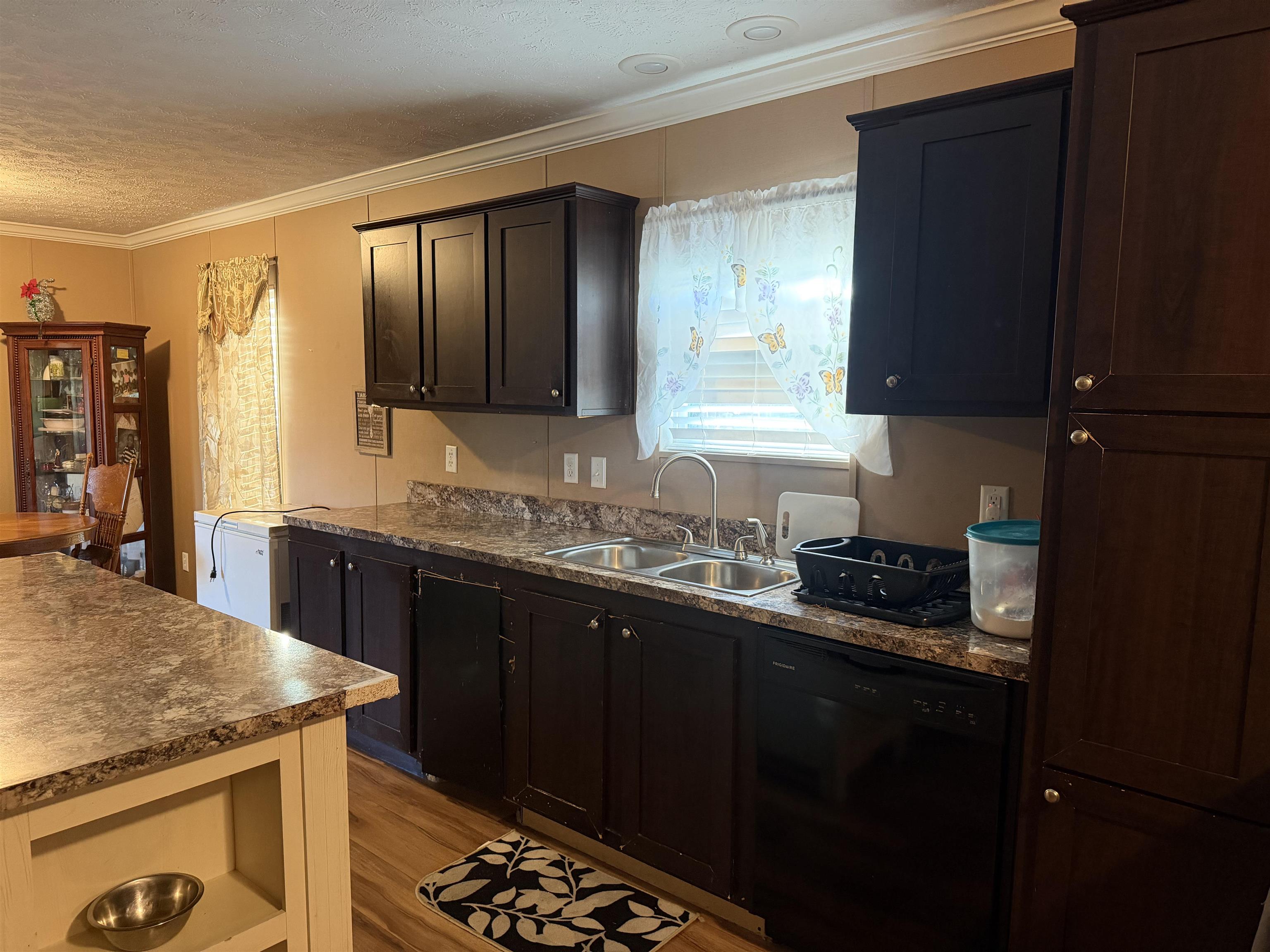 835 Oatland Rd. Property Photo 6