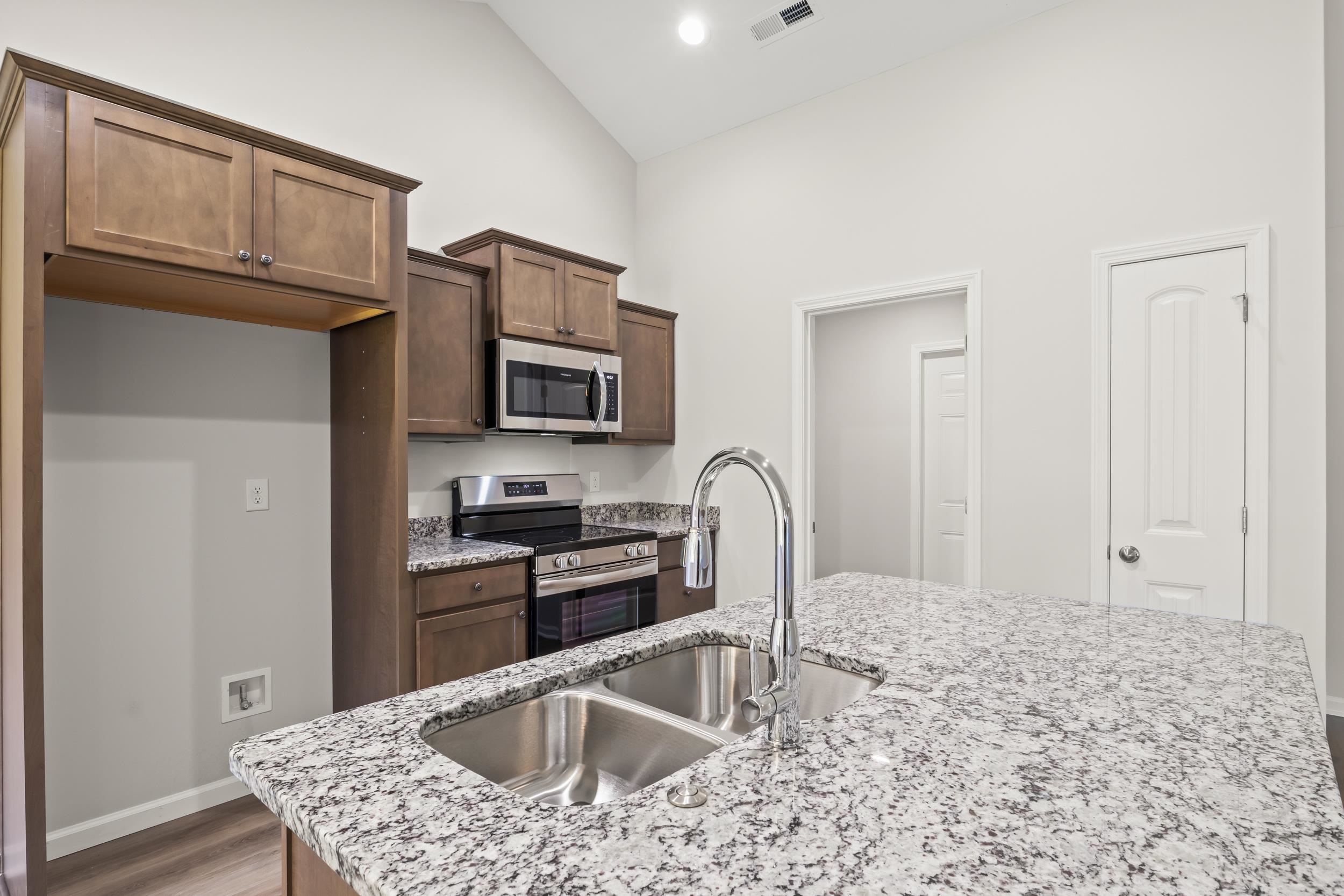 169 Gray Owl Dr. Property Photo 6