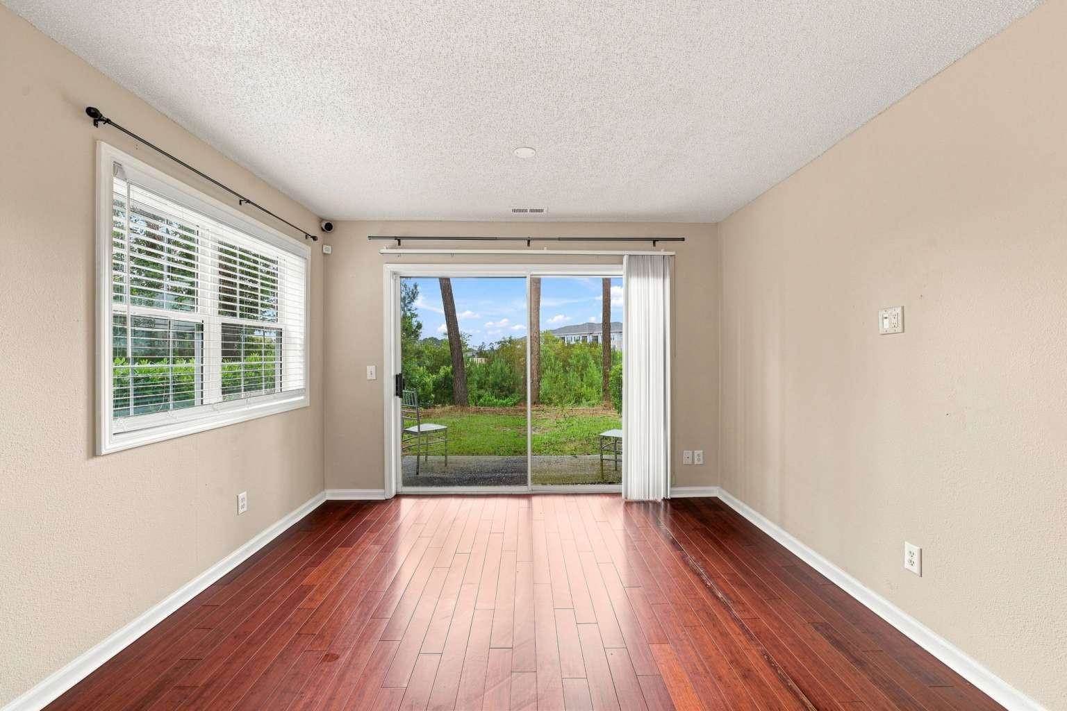 4255 Villas Dr. Property Photo 7