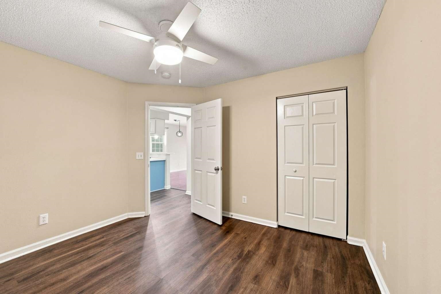 4255 Villas Dr. Property Photo 14