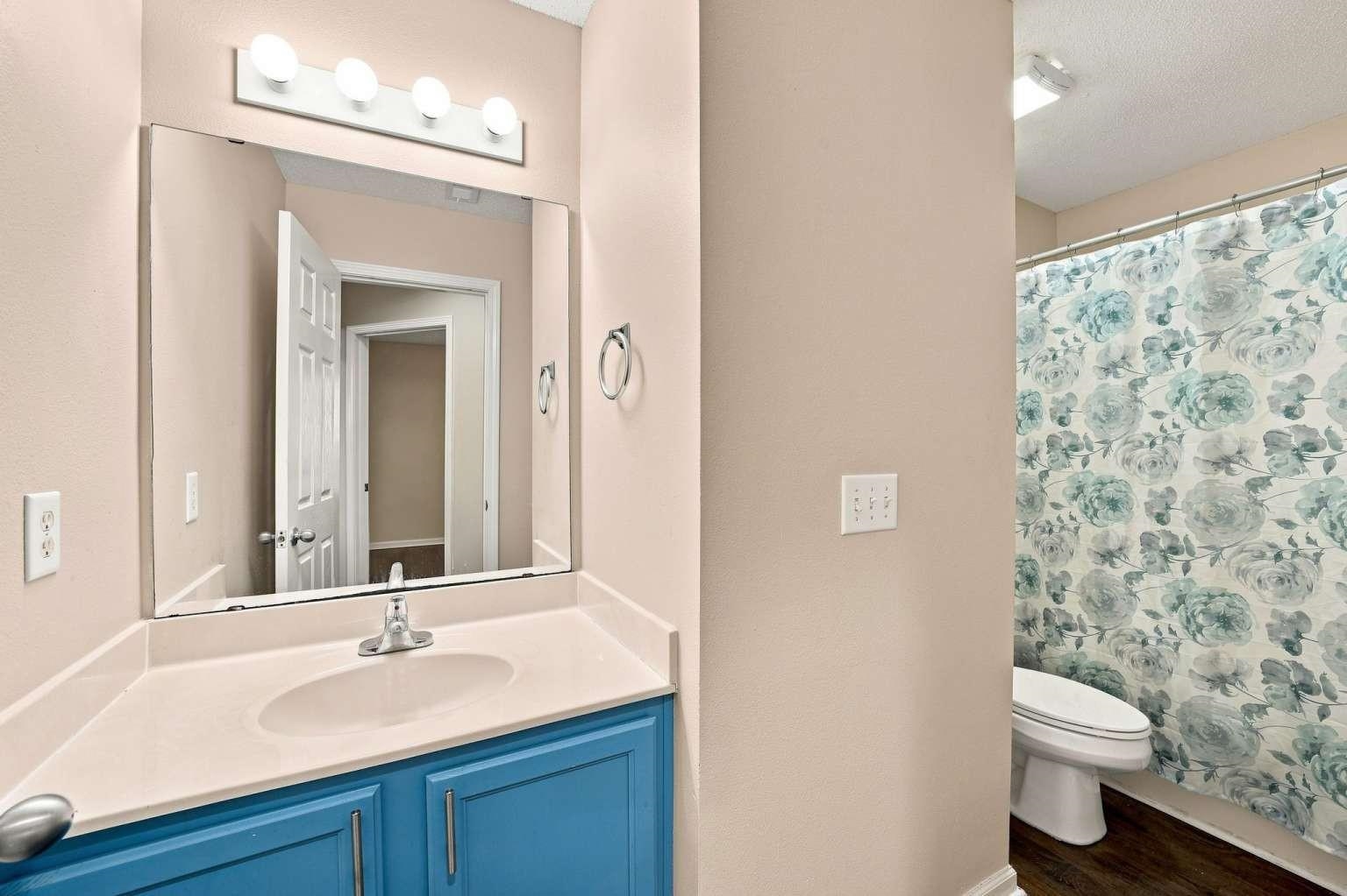 4255 Villas Dr. Property Photo 15