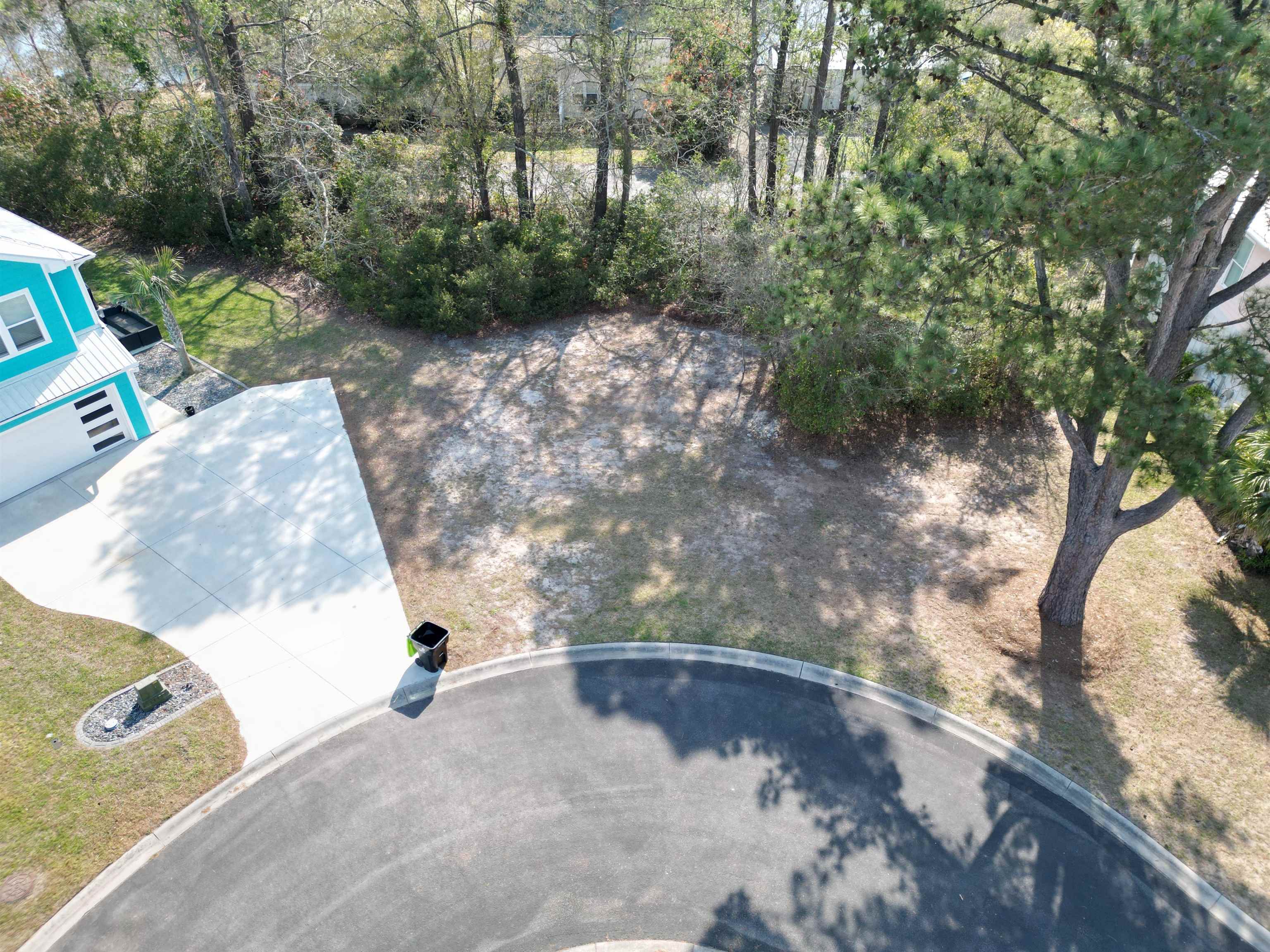 176 Lake Pointe Dr. Property Photo 2