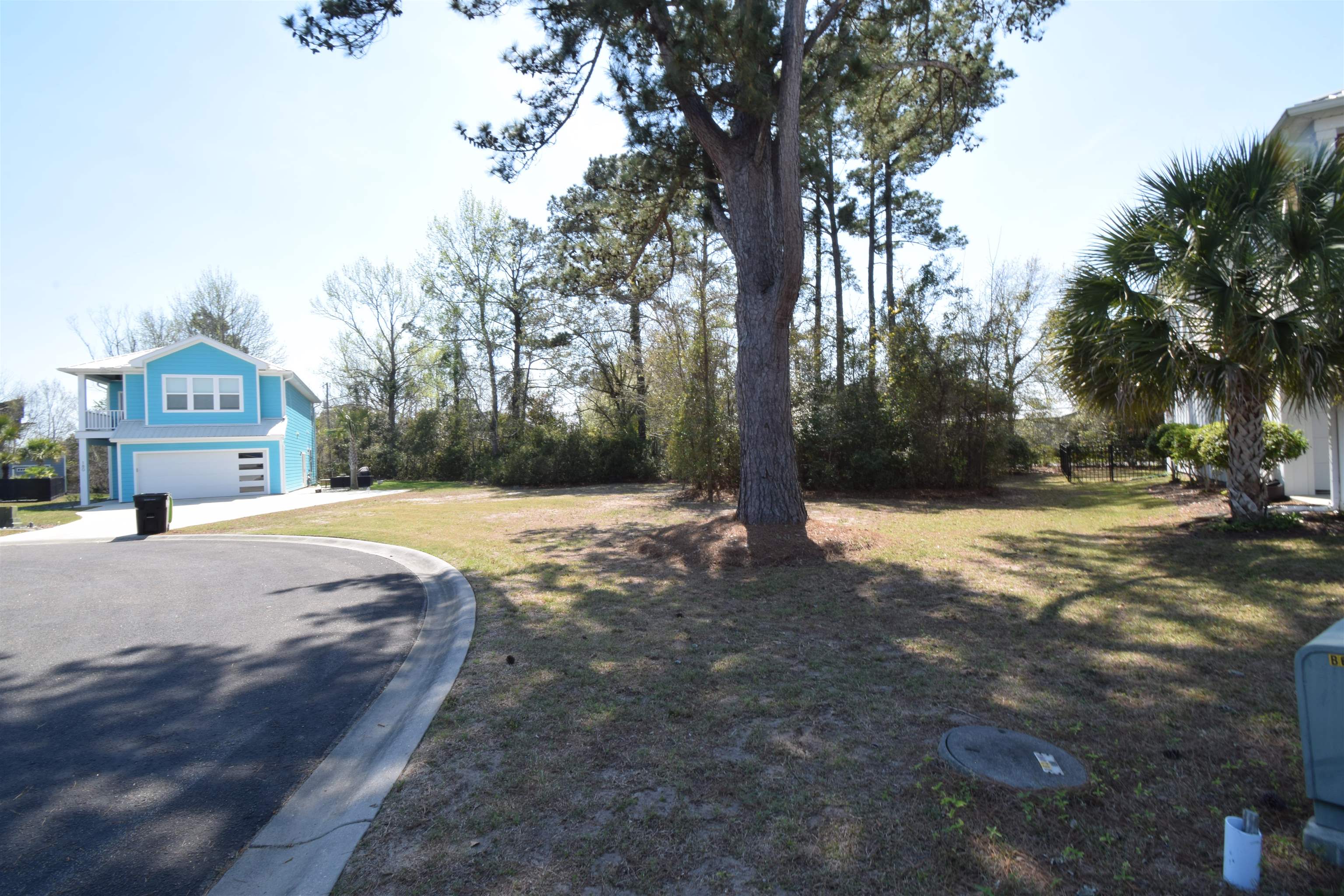 176 Lake Pointe Dr. Property Photo 13