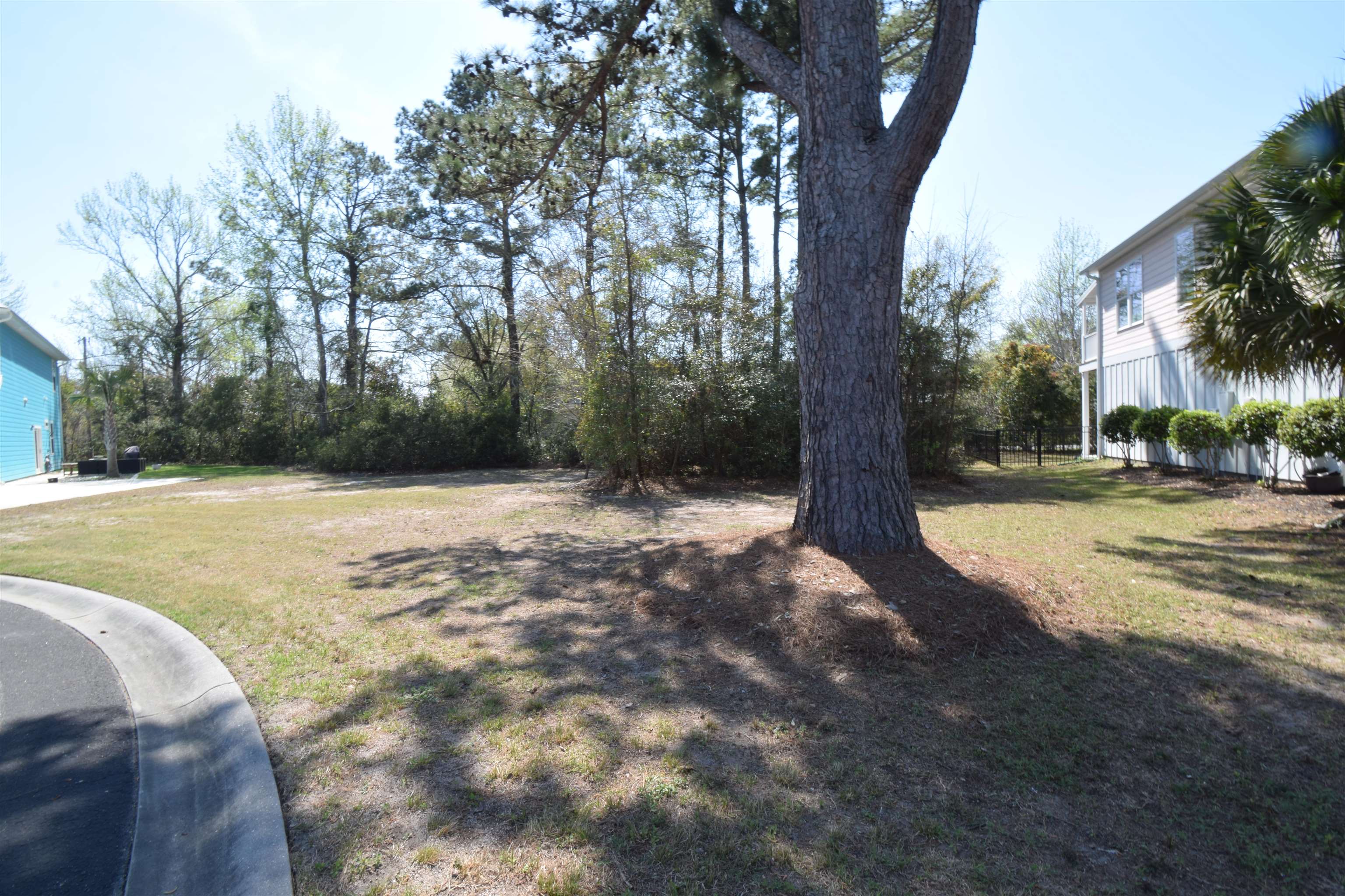 176 Lake Pointe Dr. Property Photo 18