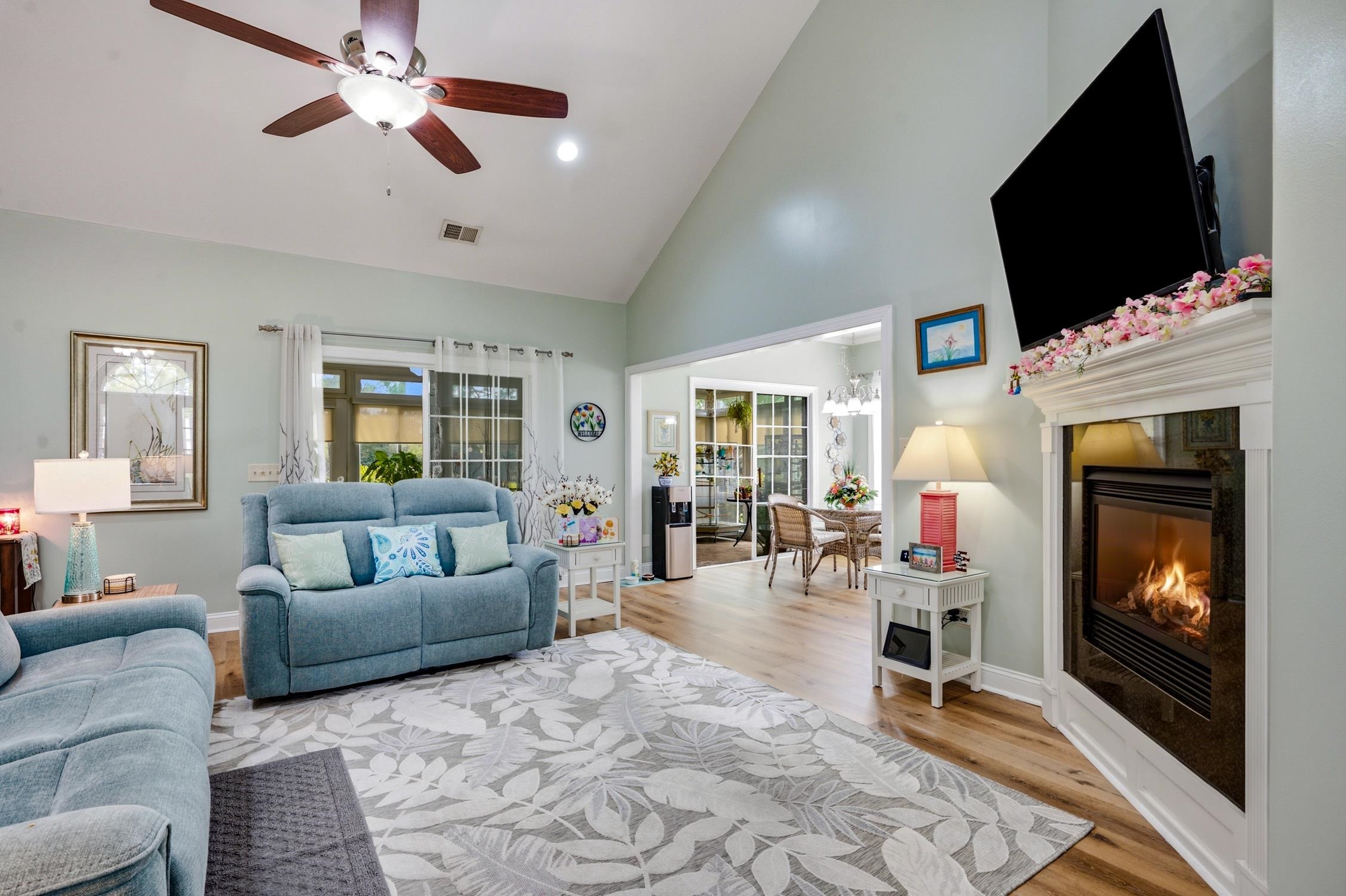4390 Saint Annes Ct. Property Photo 4